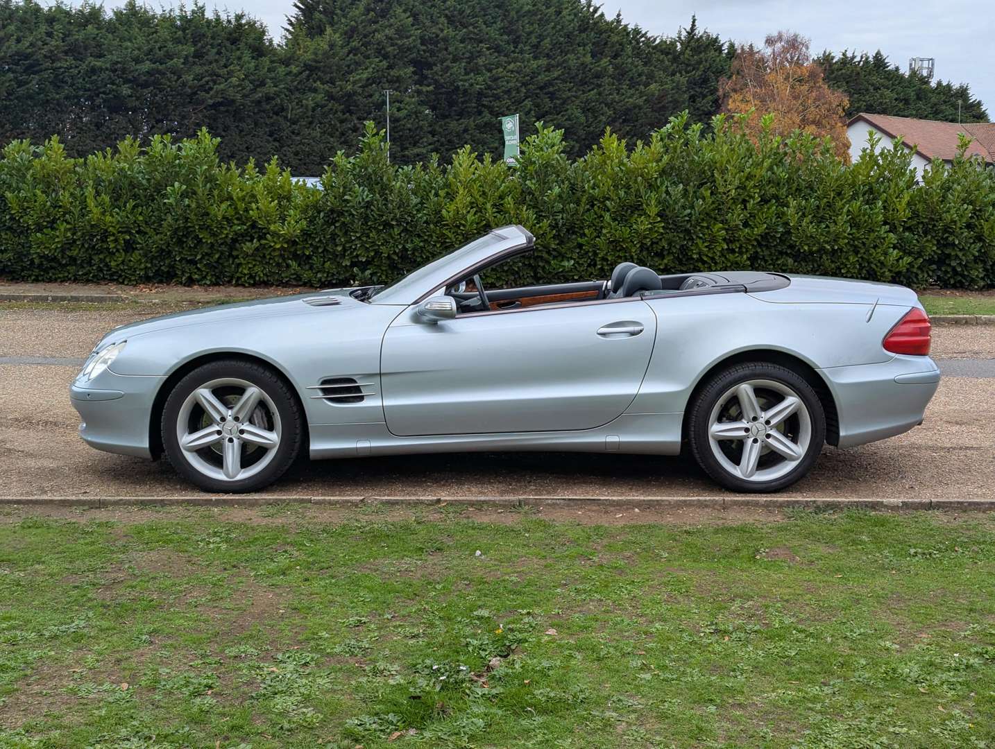 <p>2004 MERCEDES SL 350 AUTO</p>