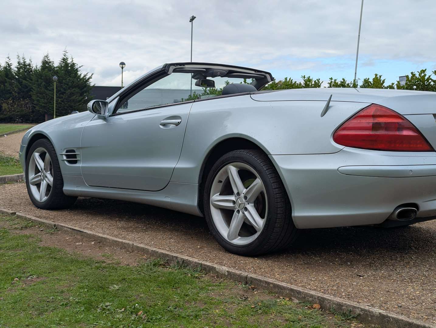 <p>2004 MERCEDES SL 350 AUTO</p>