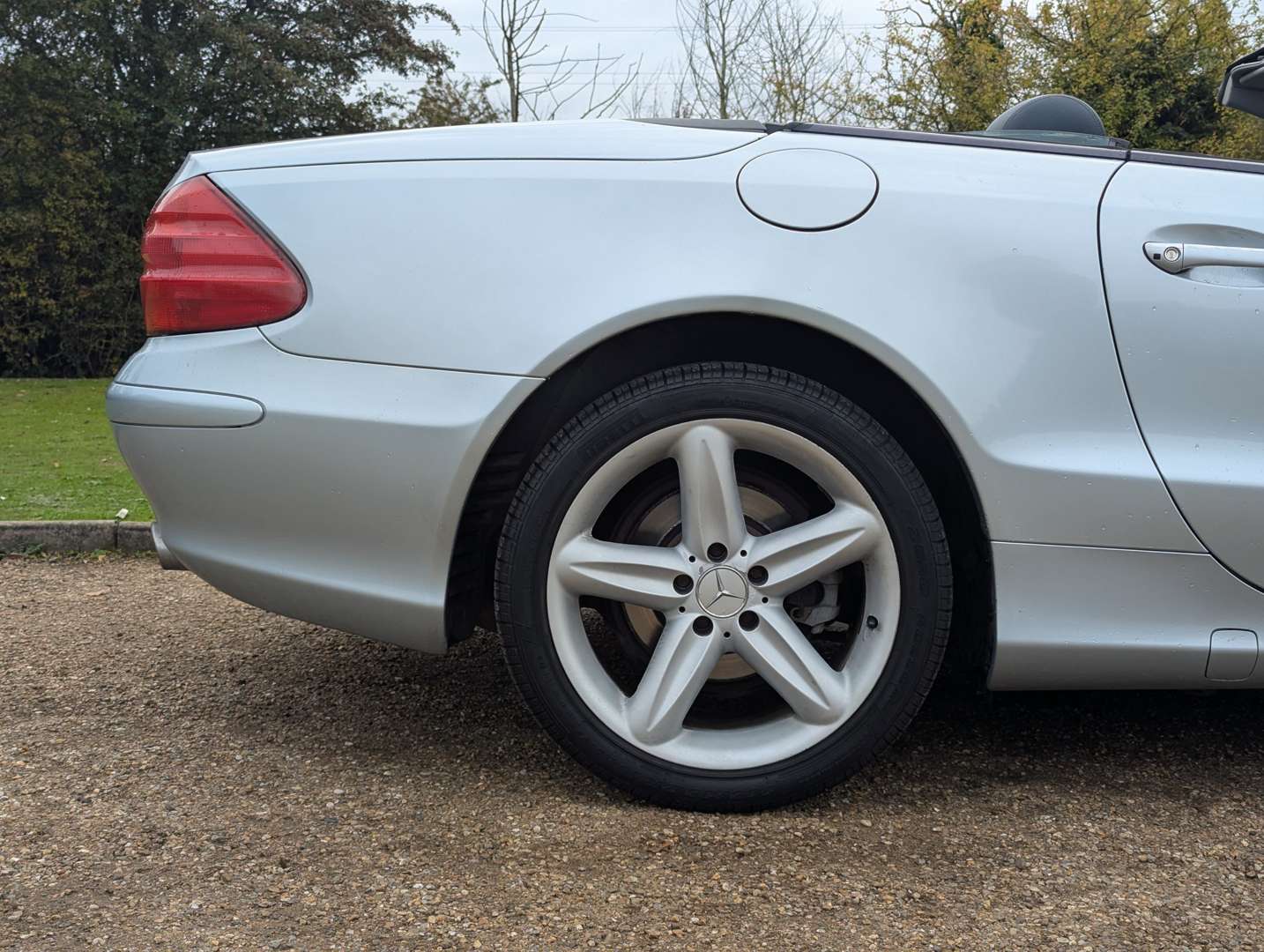 <p>2004 MERCEDES SL 350 AUTO</p>