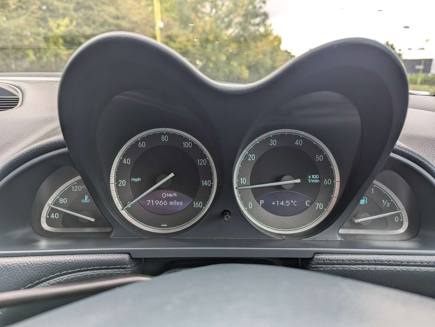 <p>2004 MERCEDES SL 350 AUTO</p>