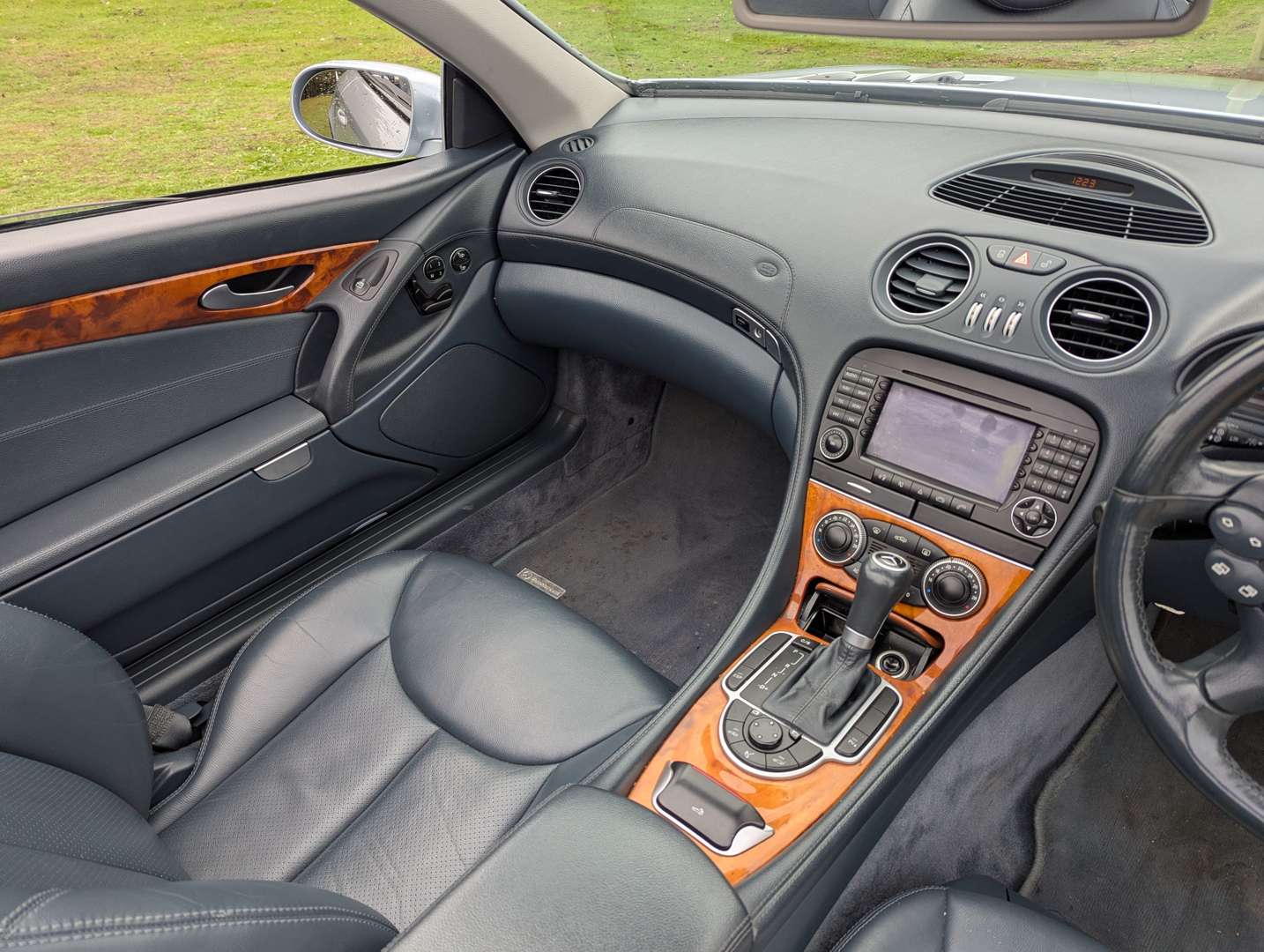 <p>2004 MERCEDES SL 350 AUTO</p>