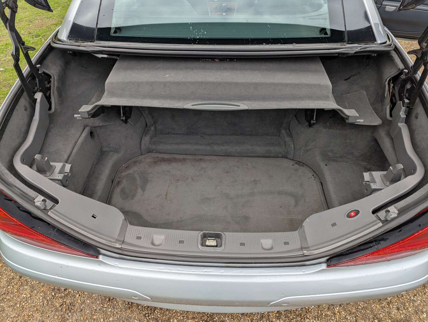 <p>2004 MERCEDES SL 350 AUTO</p>