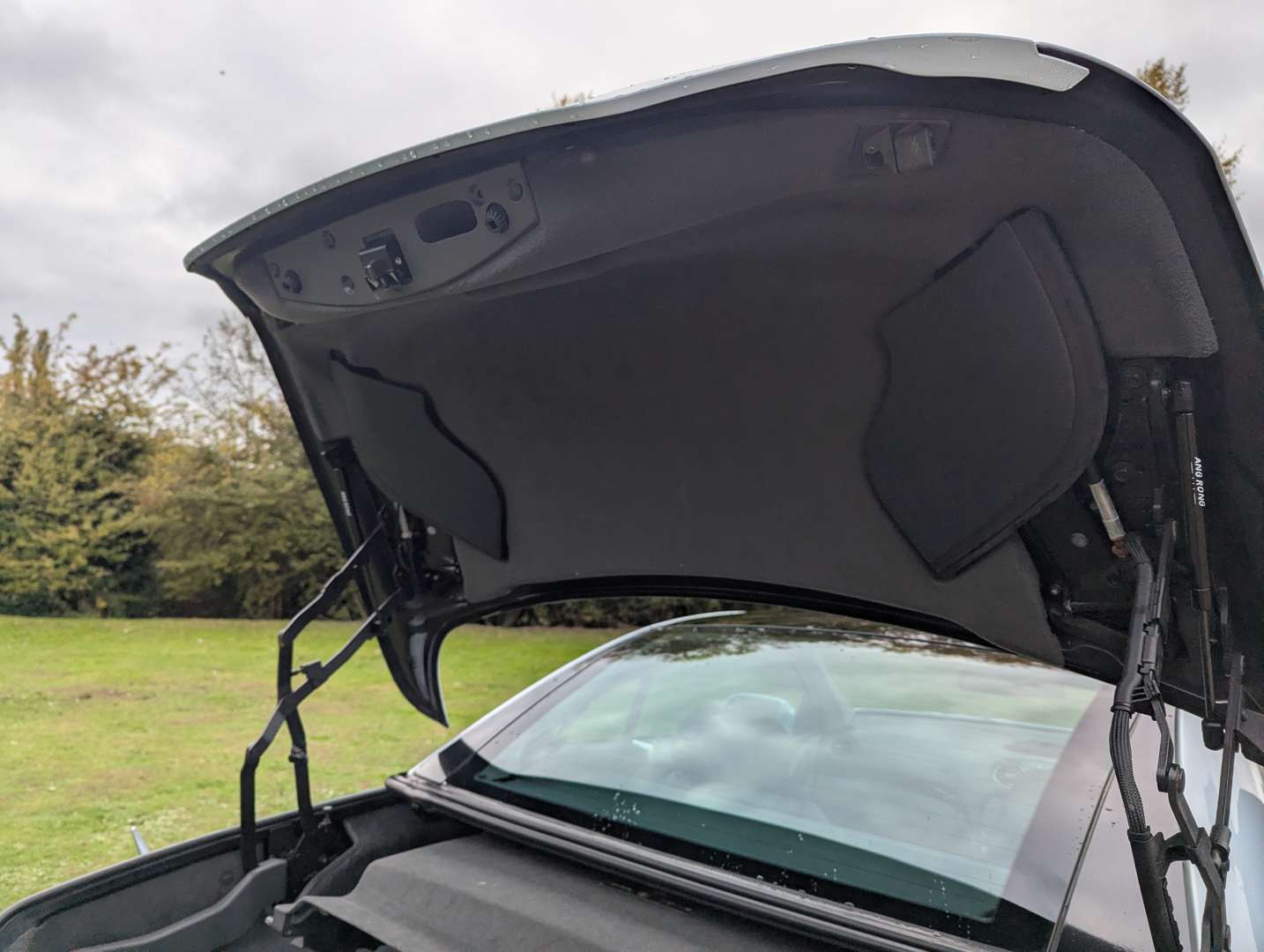 <p>2004 MERCEDES SL 350 AUTO</p>