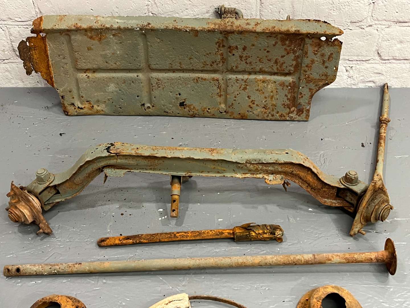 <p>Austin J40 Pedal Car Original Parts</p>