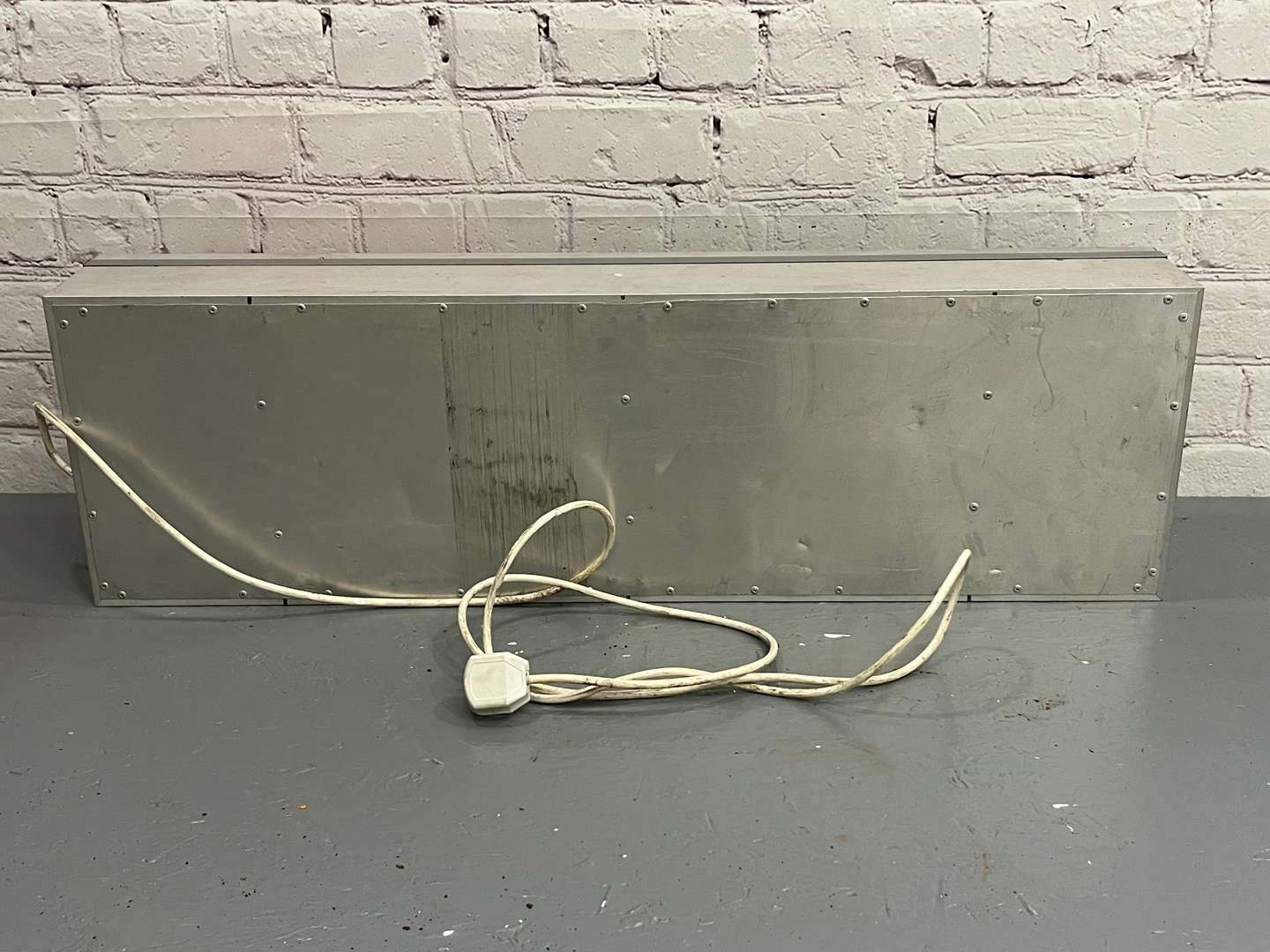 <p>Aprilla Off Road Original Illuminated Dealership Sign</p>