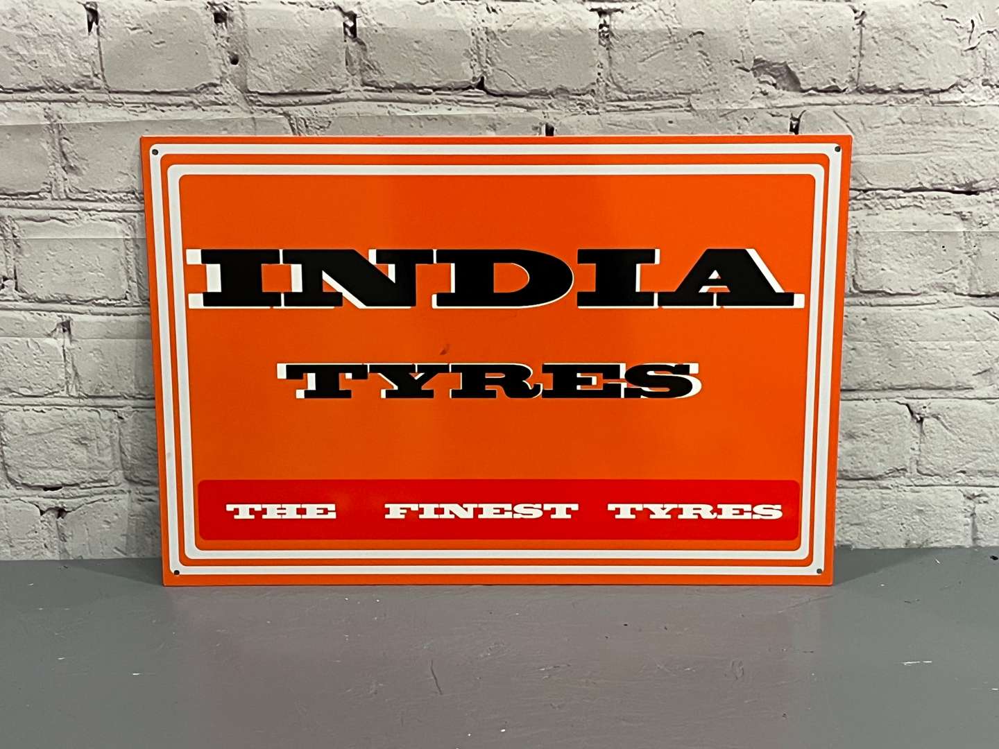 <p>India Tyres Metal Sign</p>