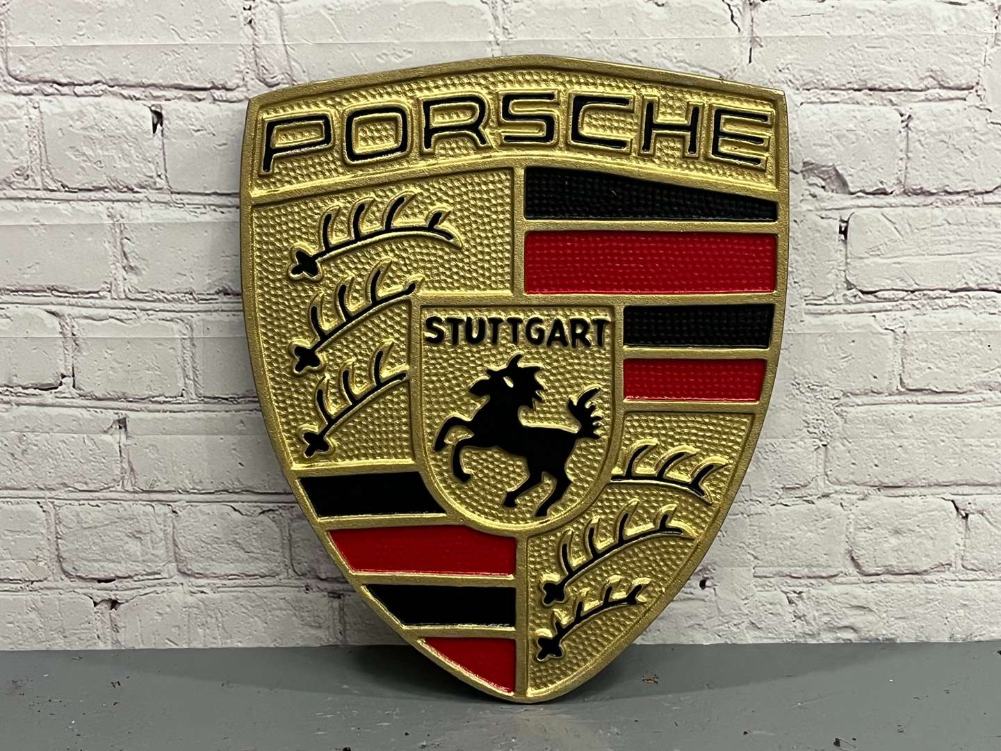 <p>Porsche Cast Aluminium Emblem Sign</p>