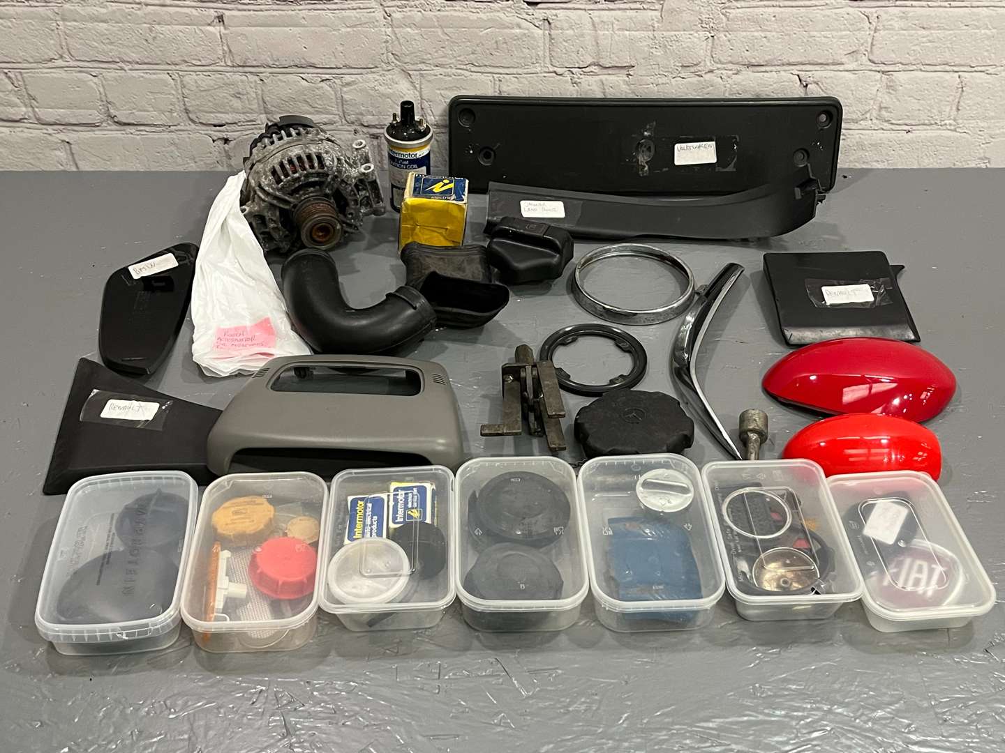 <p>Autojumblers Lot</p>