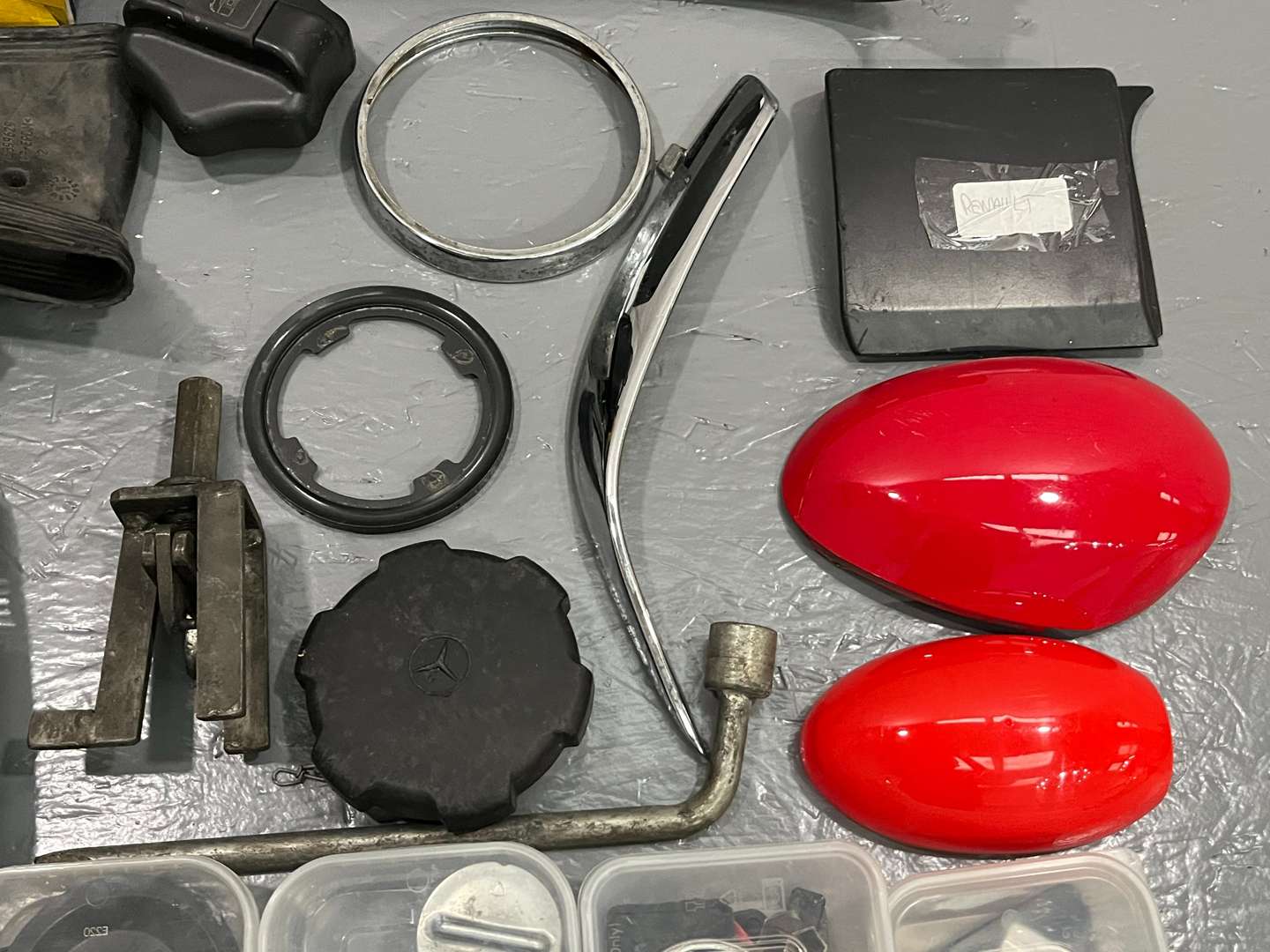 <p>Autojumblers Lot</p>