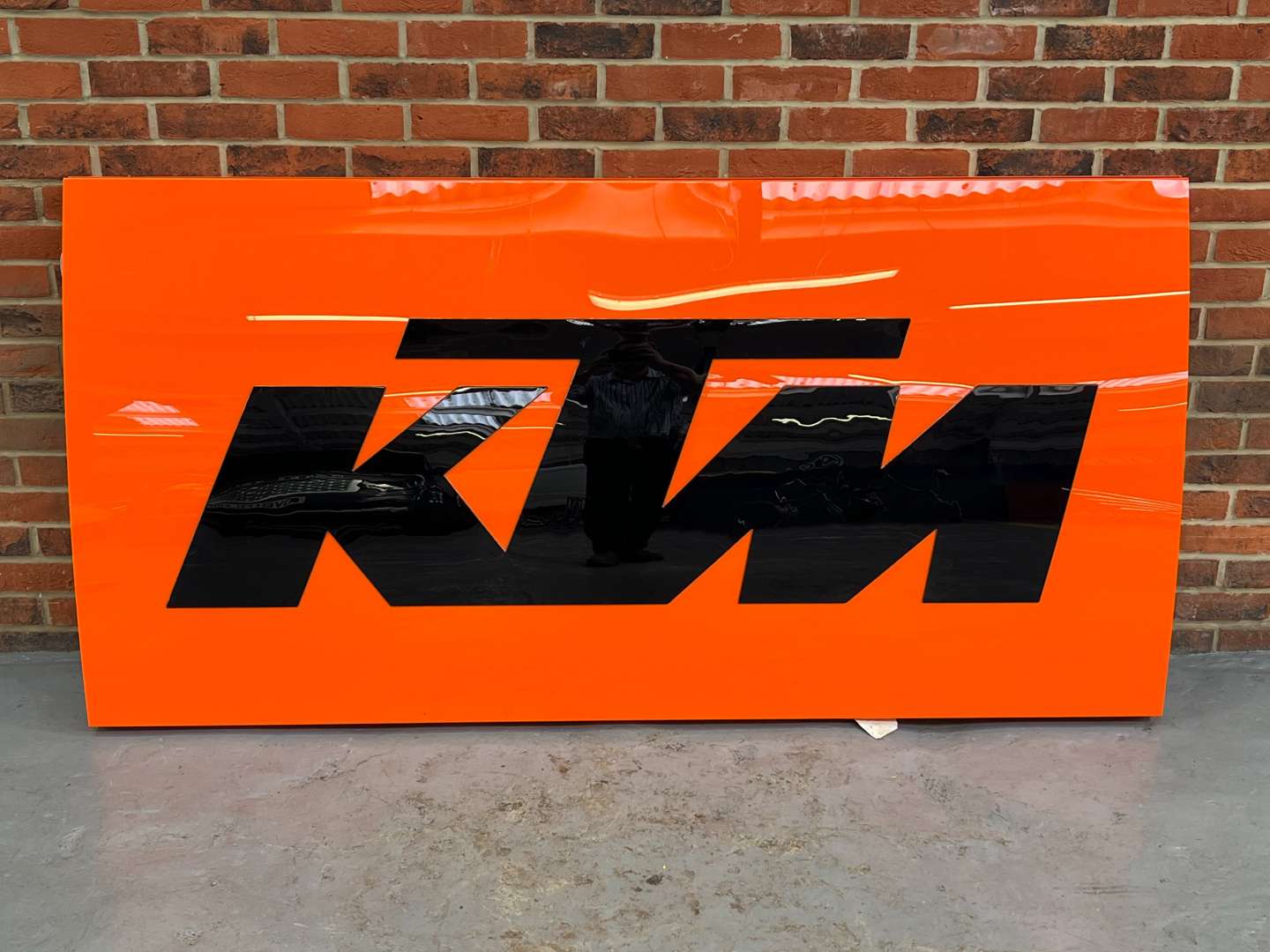 <p>Large KTM Dealership Illuminated Sign</p>