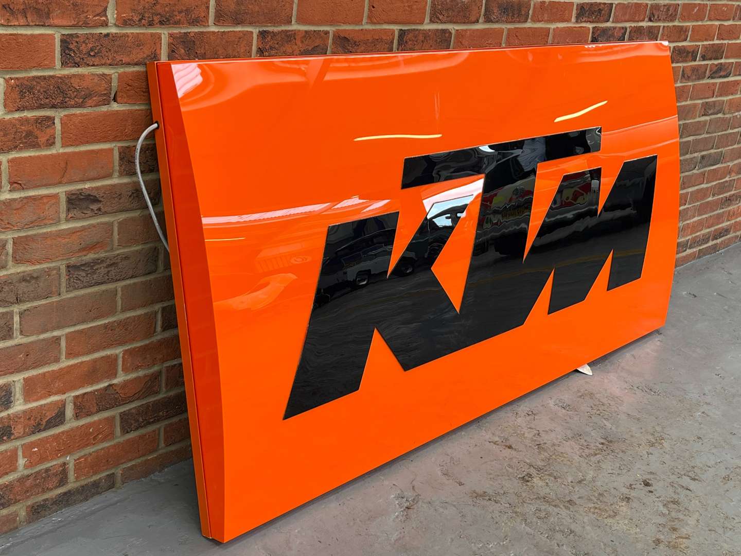 <p>Large KTM Dealership Illuminated Sign</p>