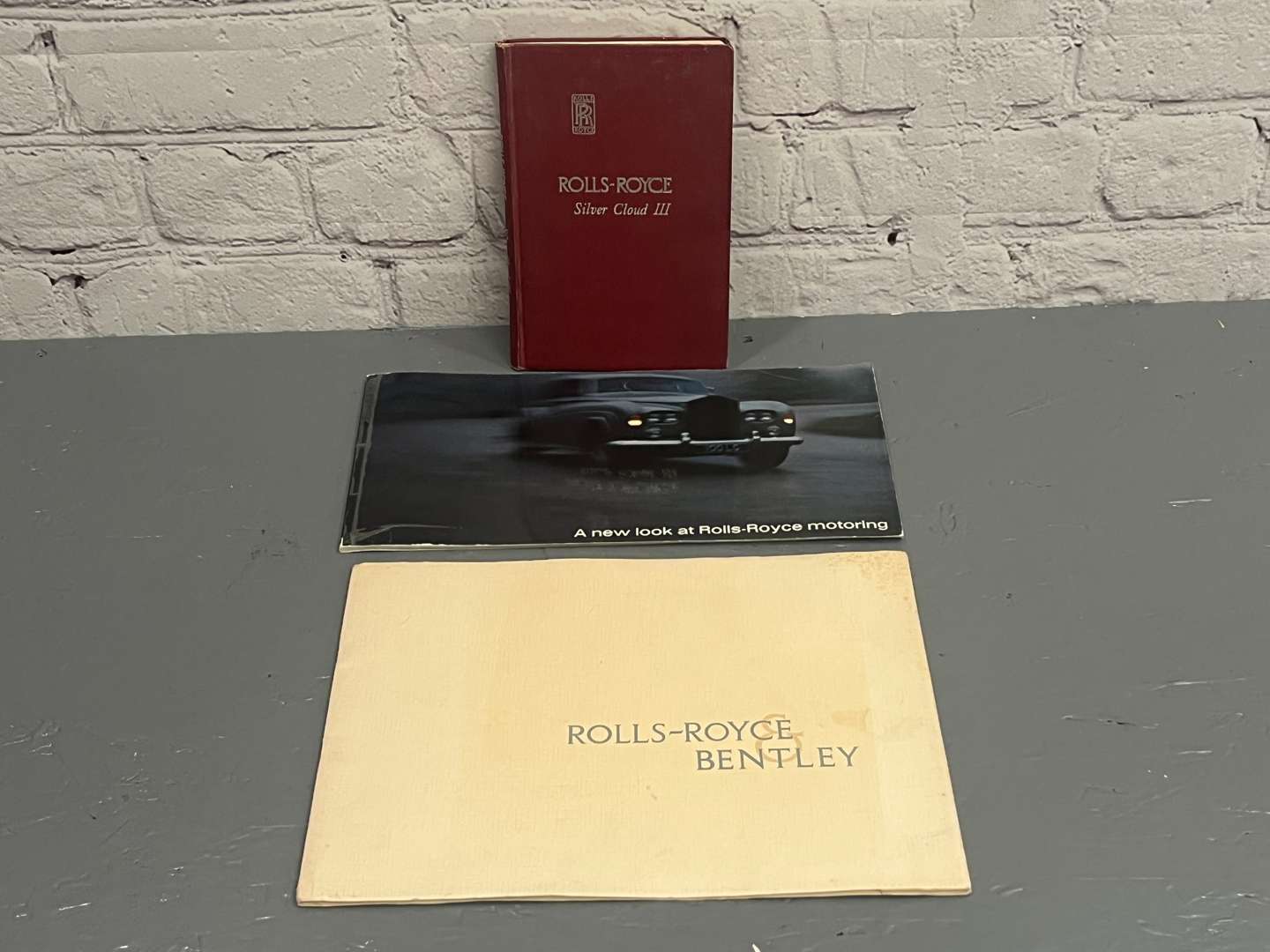 <p>Rolls Royce Silver Cloud III Handbook and Brochures&nbsp;</p>