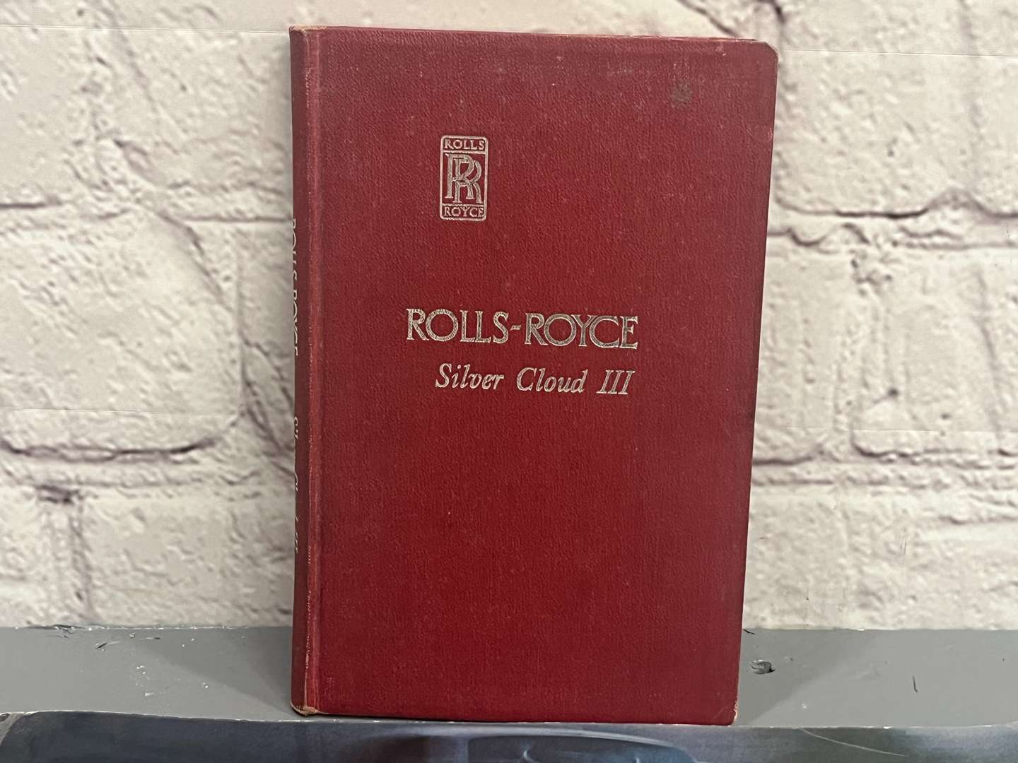 <p>Rolls Royce Silver Cloud III Handbook and Brochures&nbsp;</p>