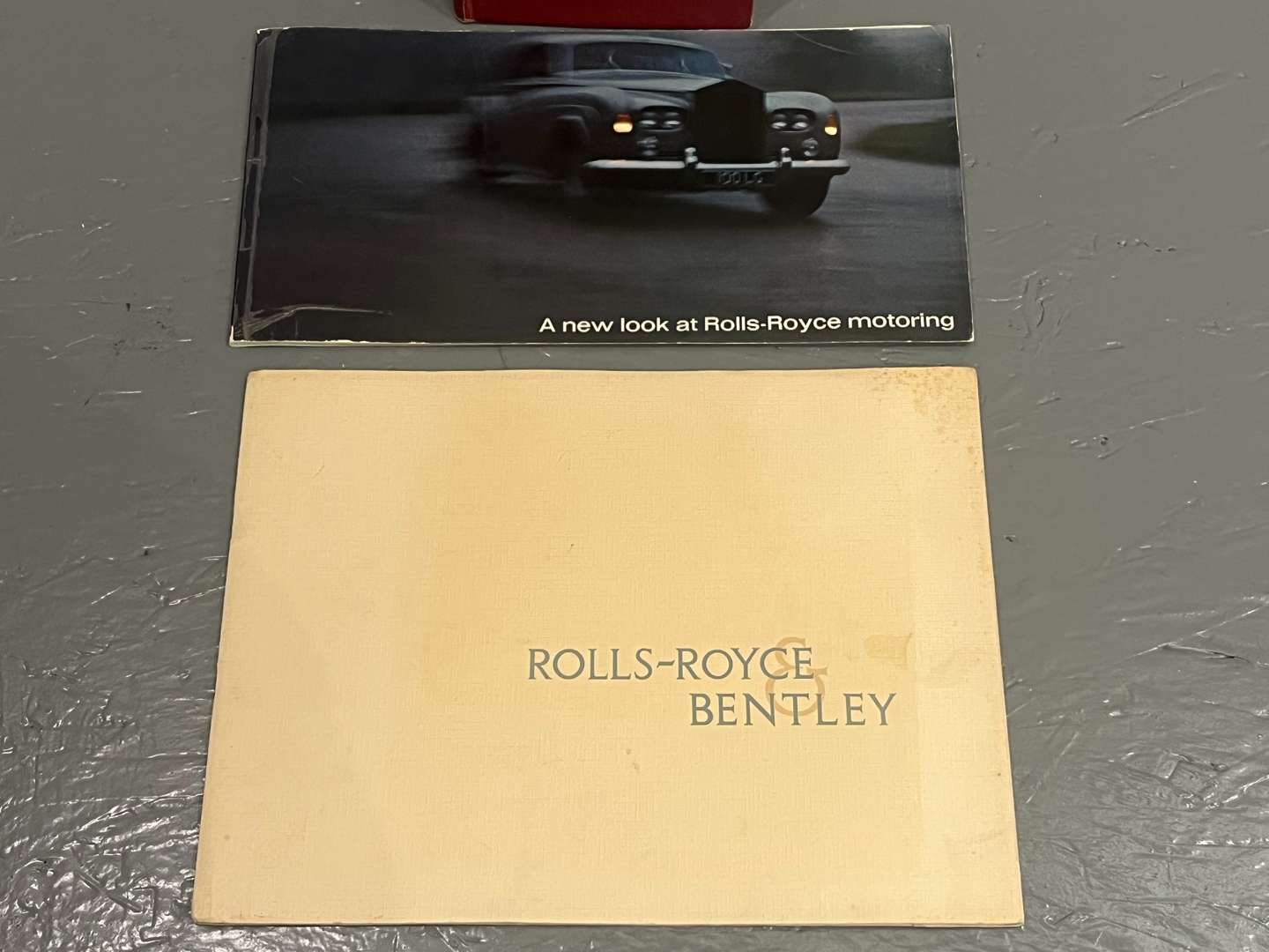 <p>Rolls Royce Silver Cloud III Handbook and Brochures&nbsp;</p>