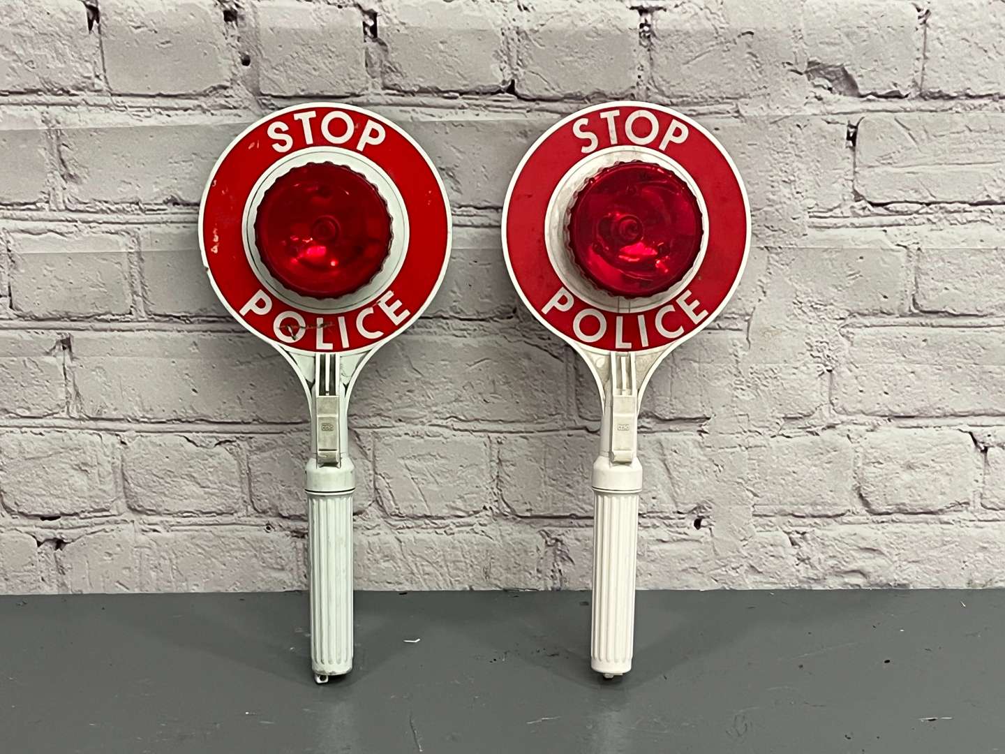 <p>Pair of Police Hand Siginal Traffic Lights&nbsp;</p>