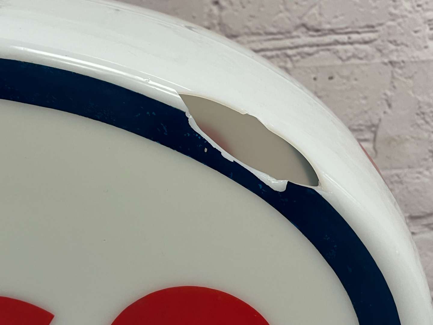 <p>Esso Glass Petrol Globe (Damaged)</p>