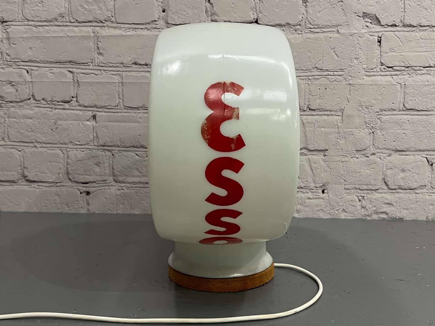 <p>Esso Glass Petrol Globe (Damaged)</p>