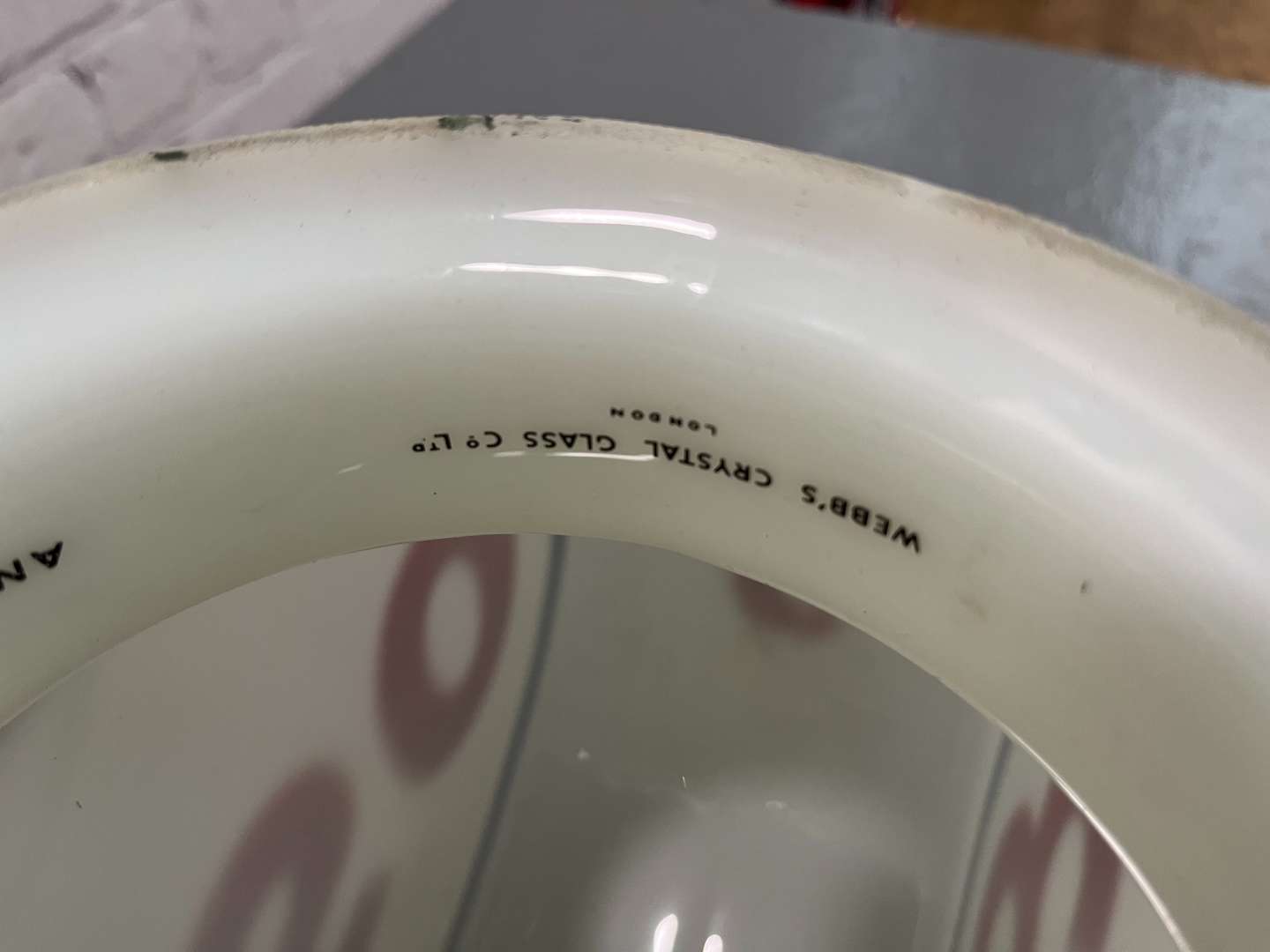 <p>Esso Glass Petrol Globe (Damaged)</p>