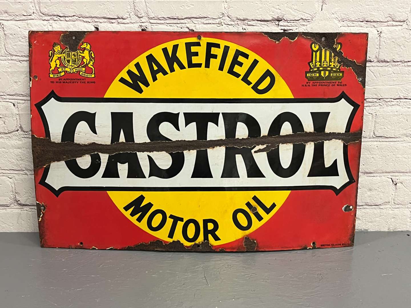 <p>Castrol Wakefield Motor Oil Enamel Sign</p>