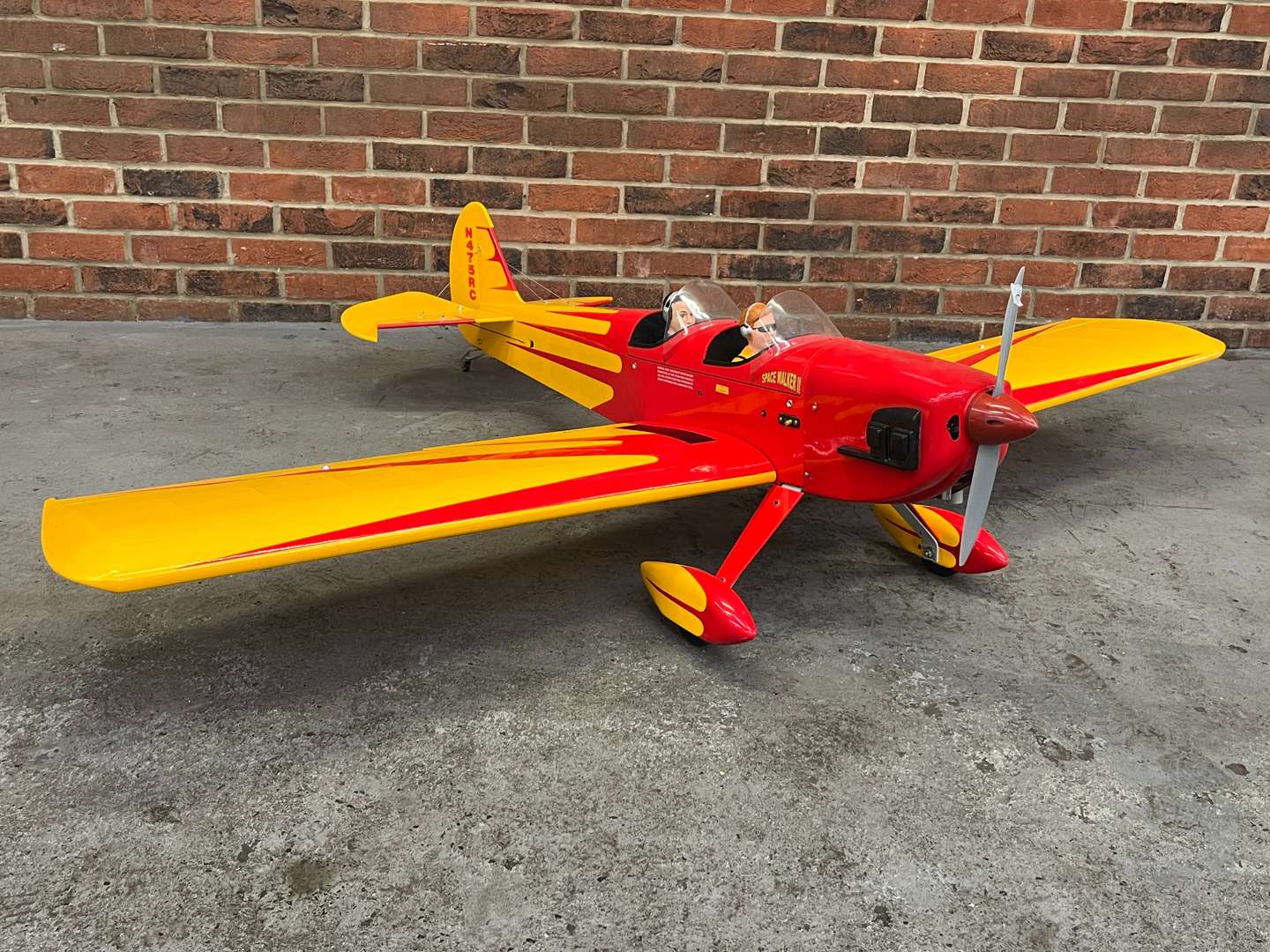 <p>Space Walker II Remote Controlled Aeroplane&nbsp;</p>