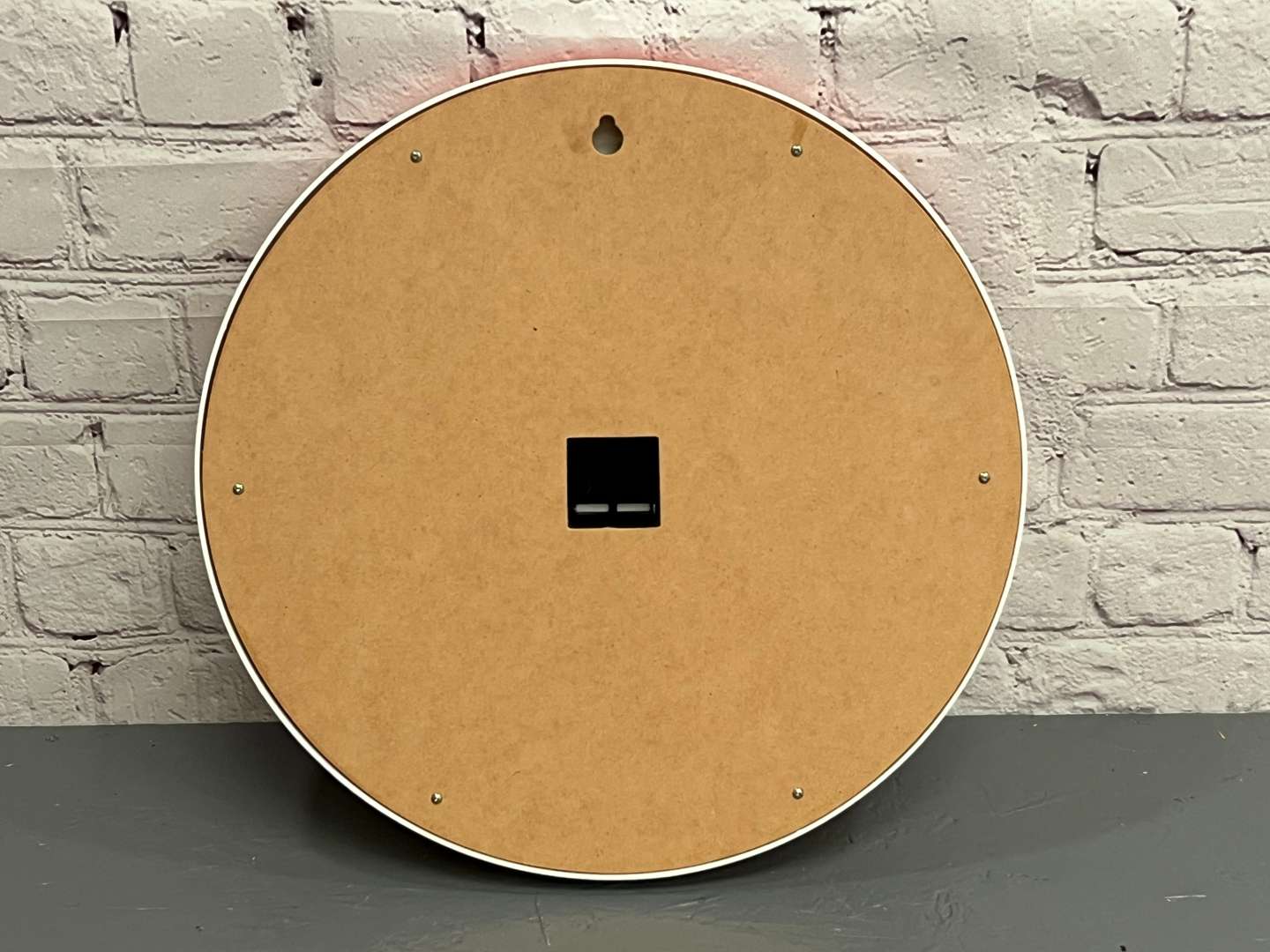 <p>Champion Plastic Circular Wall Clock</p>