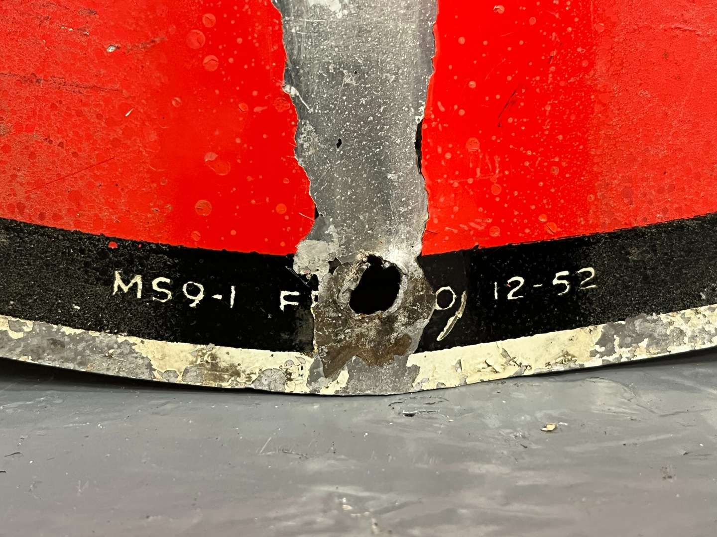 <p>Dunlop Stock Aluminium Circular Sign</p>