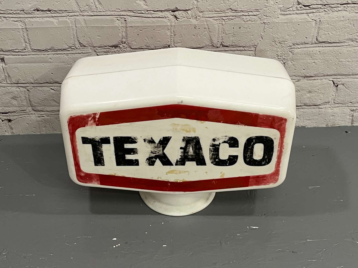 <p>Texaco Original Plastic Petrol Globe&nbsp;</p>