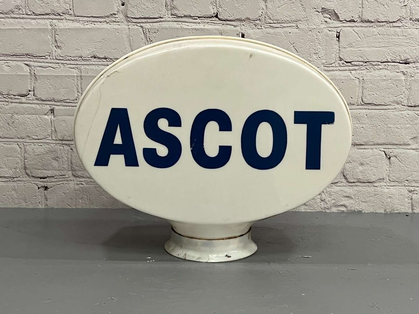 <p>Ascot Original Plastic Petrol Globe&nbsp;</p>