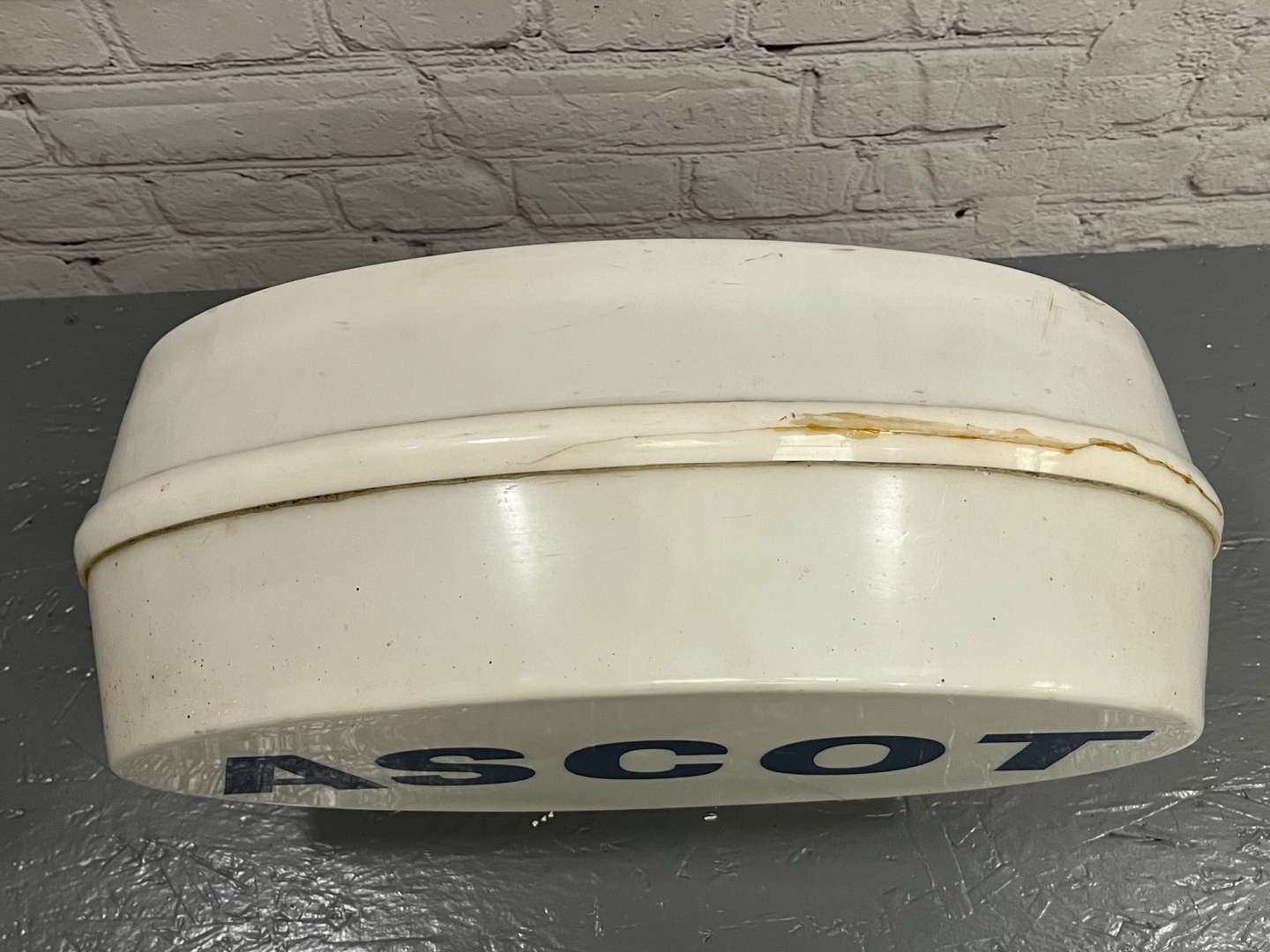 <p>Ascot Original Plastic Petrol Globe&nbsp;</p>