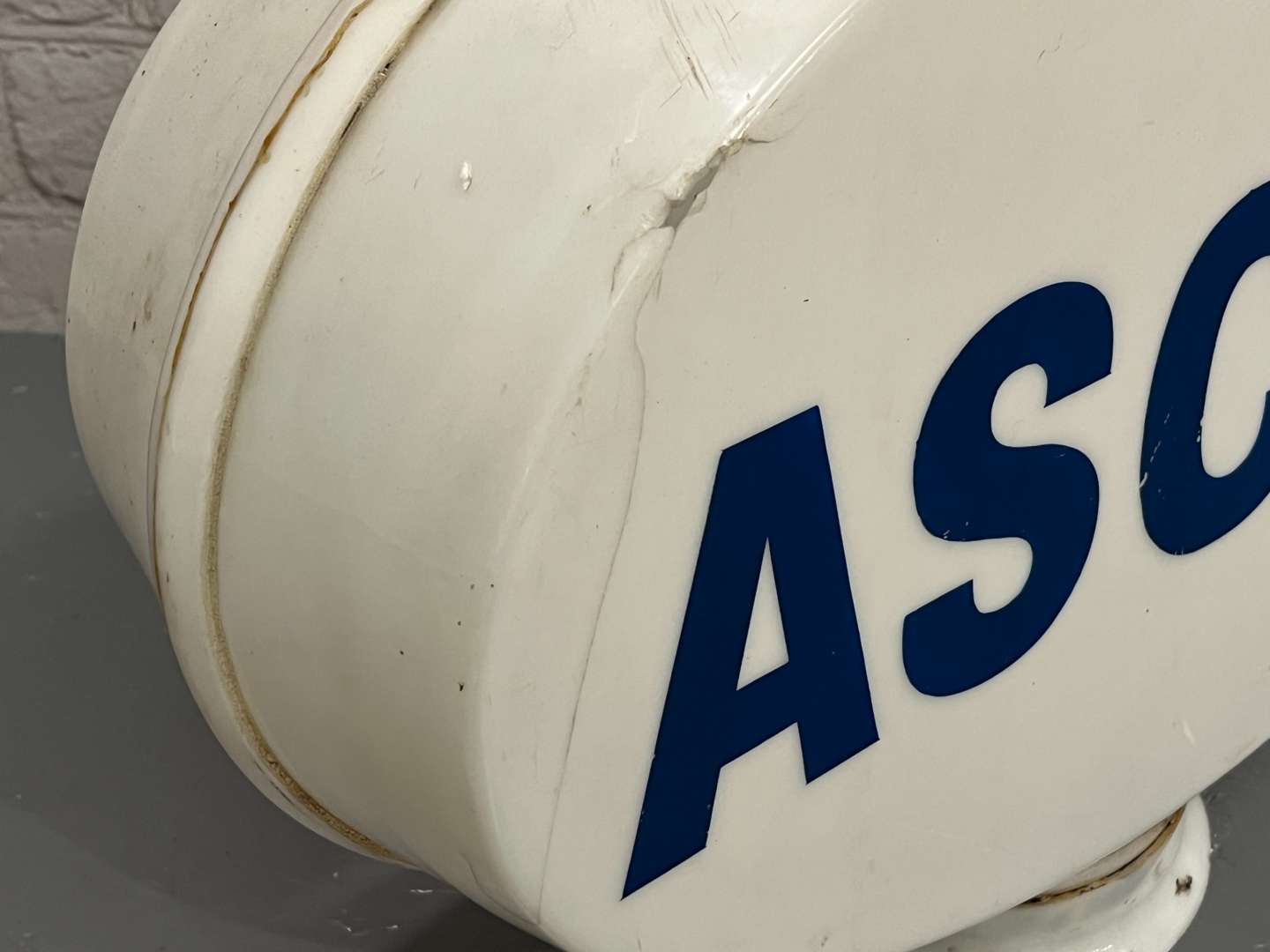 <p>Ascot Original Plastic Petrol Globe&nbsp;</p>