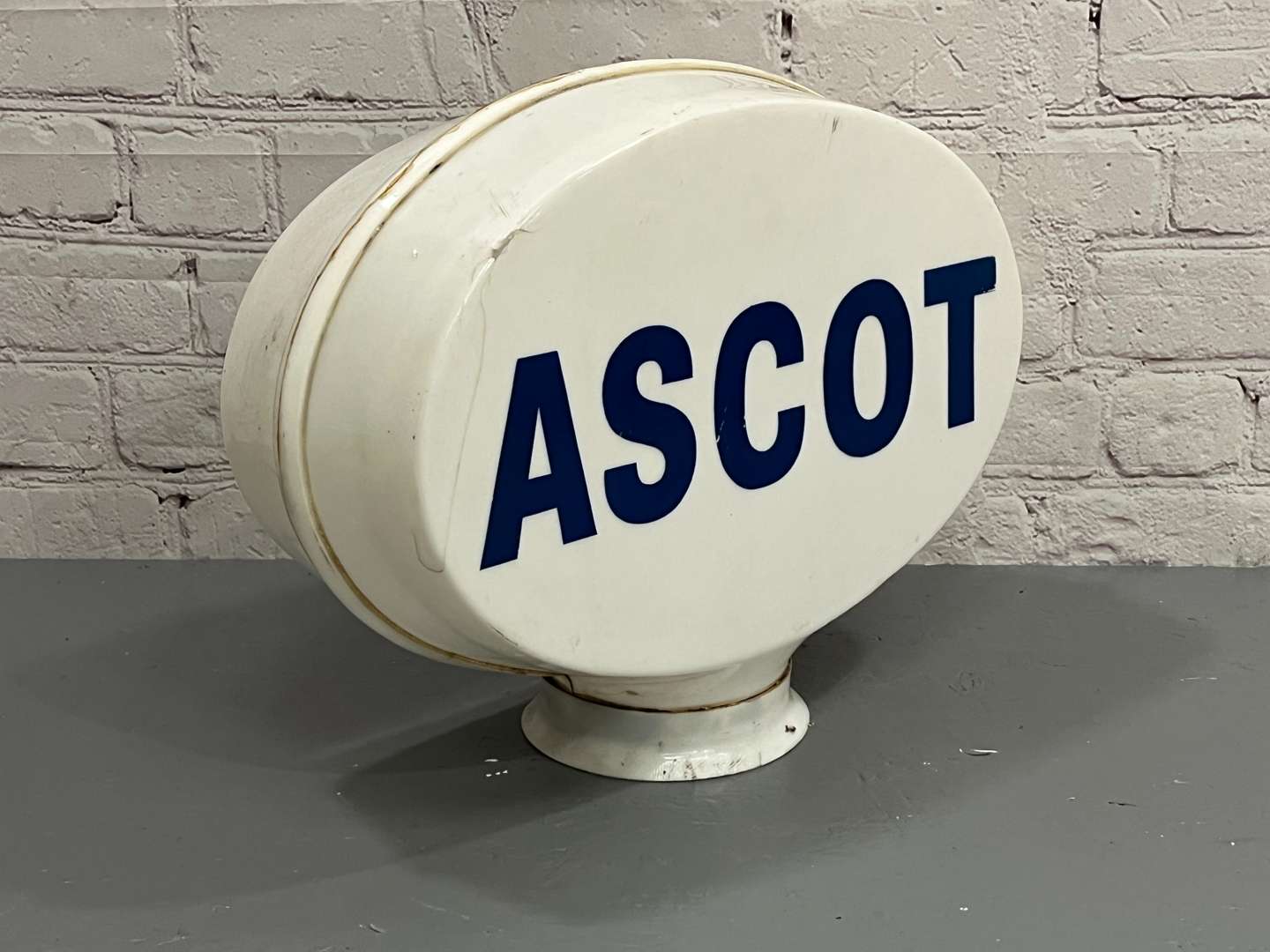<p>Ascot Original Plastic Petrol Globe&nbsp;</p>
