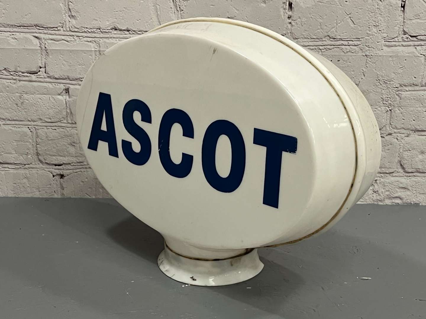 <p>Ascot Original Plastic Petrol Globe&nbsp;</p>