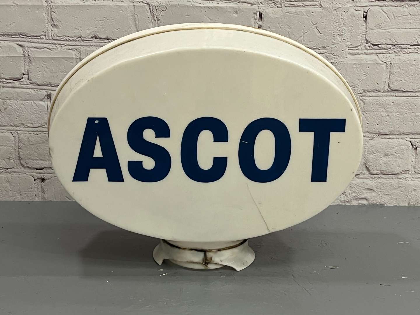 <p>Ascot Original Plastic Petrol Globe&nbsp;</p>