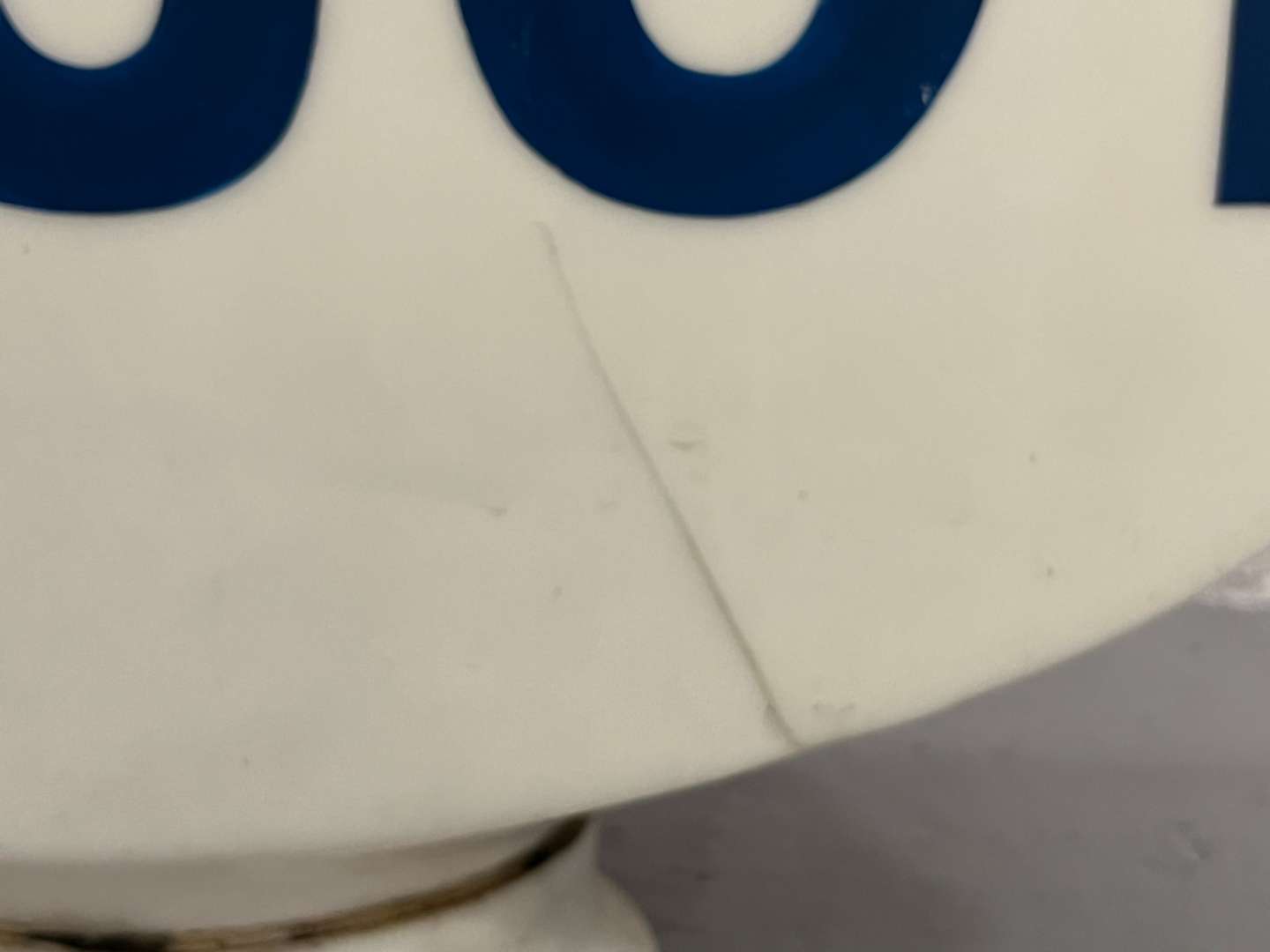 <p>Ascot Original Plastic Petrol Globe&nbsp;</p>