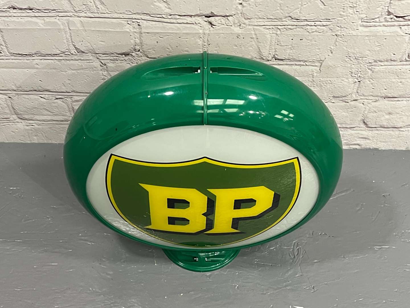 <p>BP Reproduction Glass Petrol Globe&nbsp;</p>
