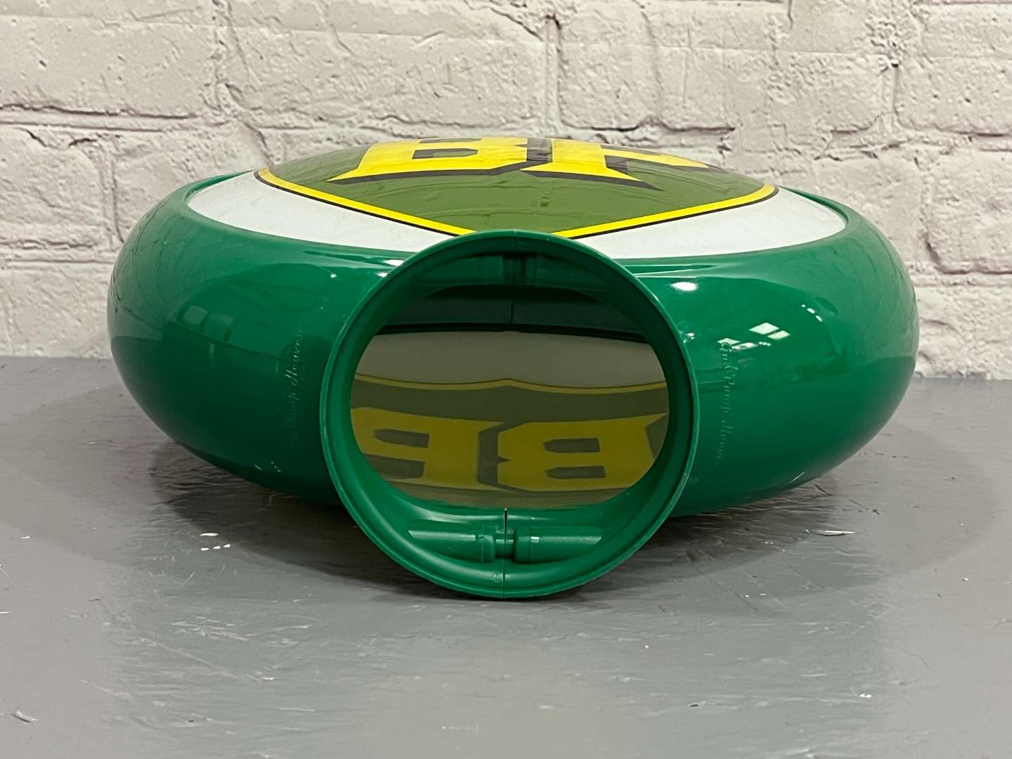 <p>BP Reproduction Glass Petrol Globe&nbsp;</p>