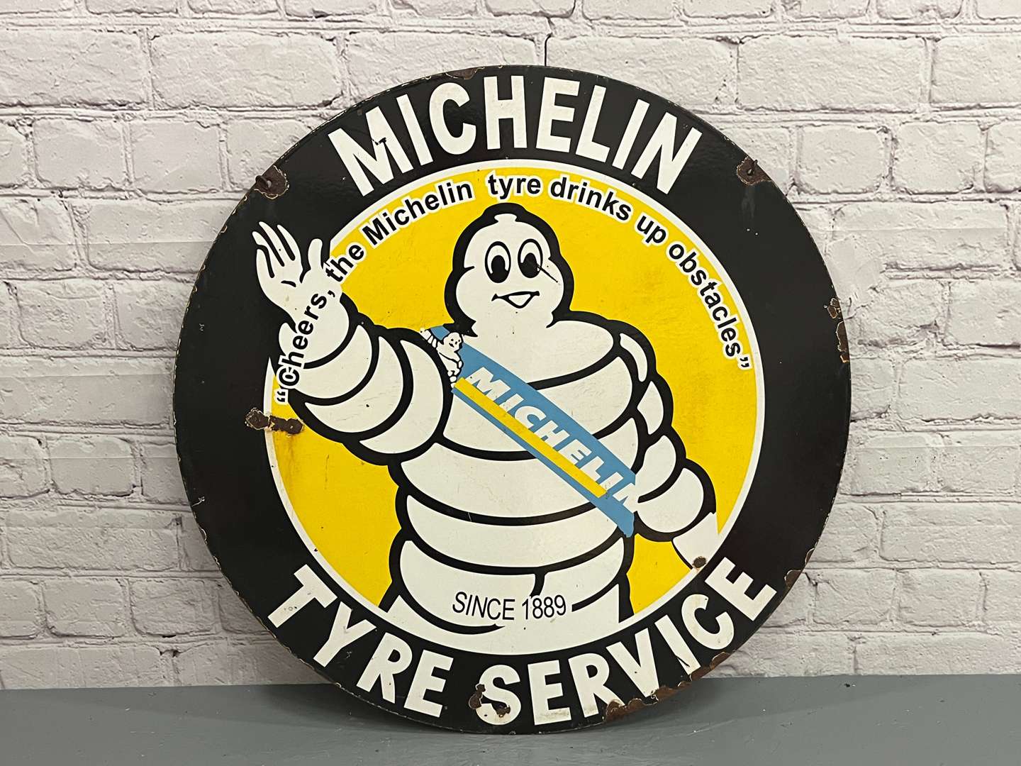 <p>Michelin Tyres Circular Enamel Sign&nbsp;</p>