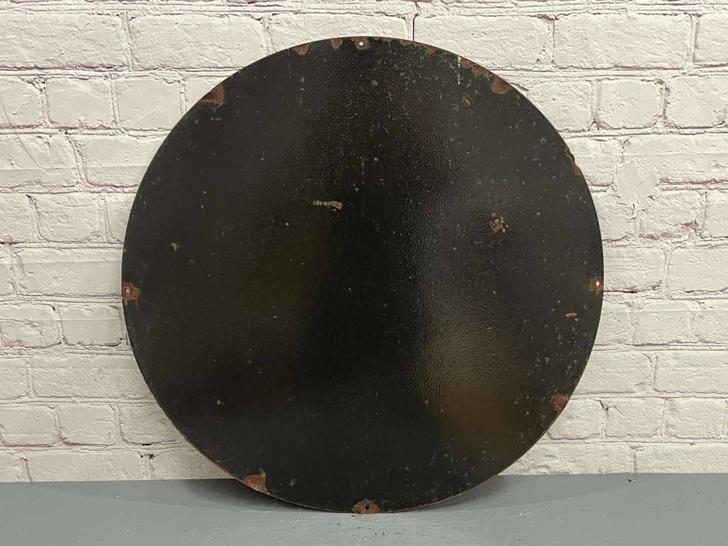 <p>Esso Motor Oil “Happy Motoring” Circular Enamel Sign&nbsp;</p>