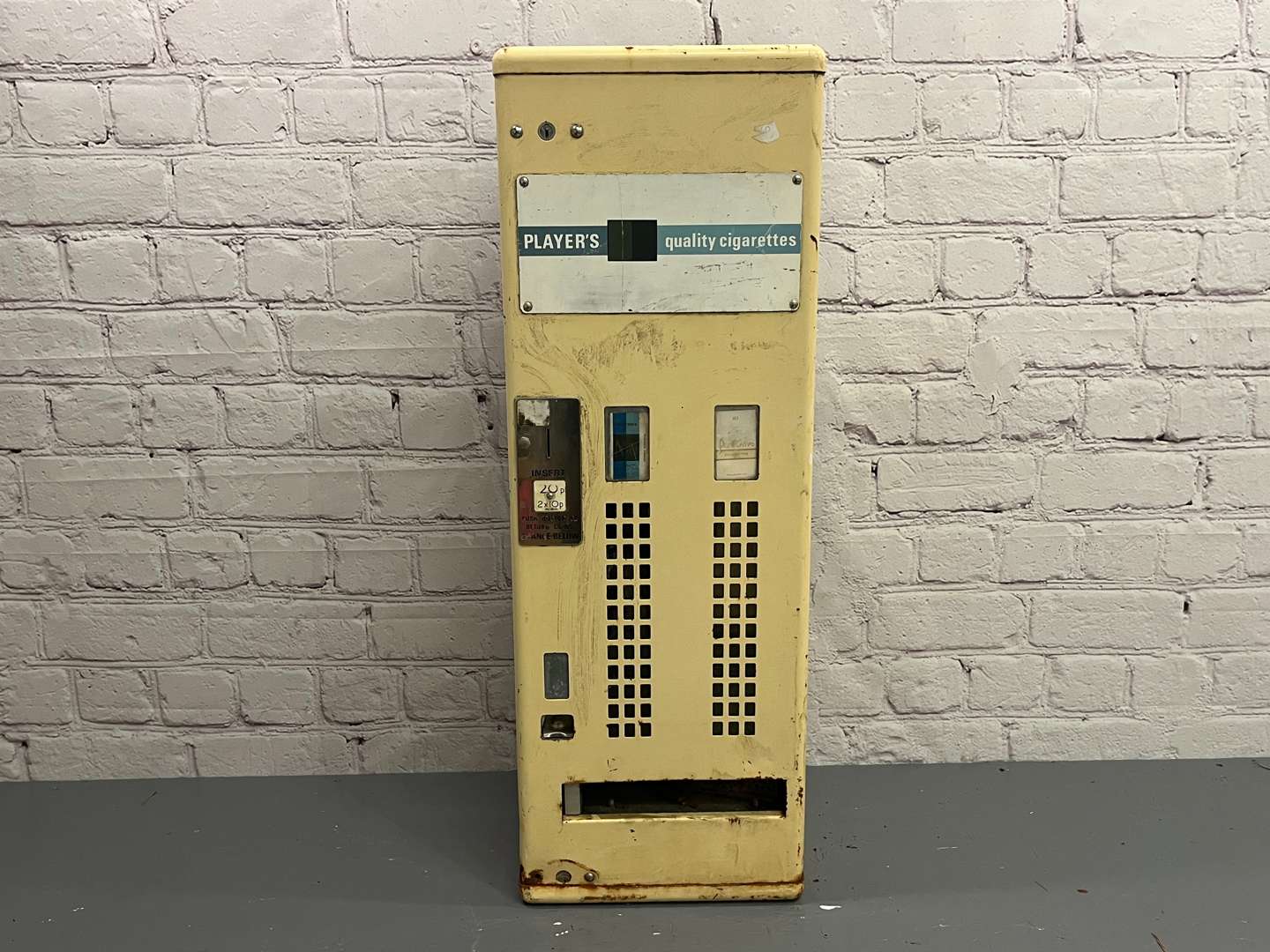 <p>Players Cigarette Dispensing Machine 1970/80's&nbsp;</p>