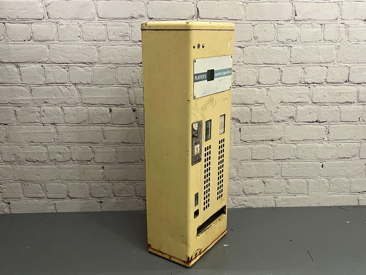 <p>Players Cigarette Dispensing Machine 1970/80's&nbsp;</p>