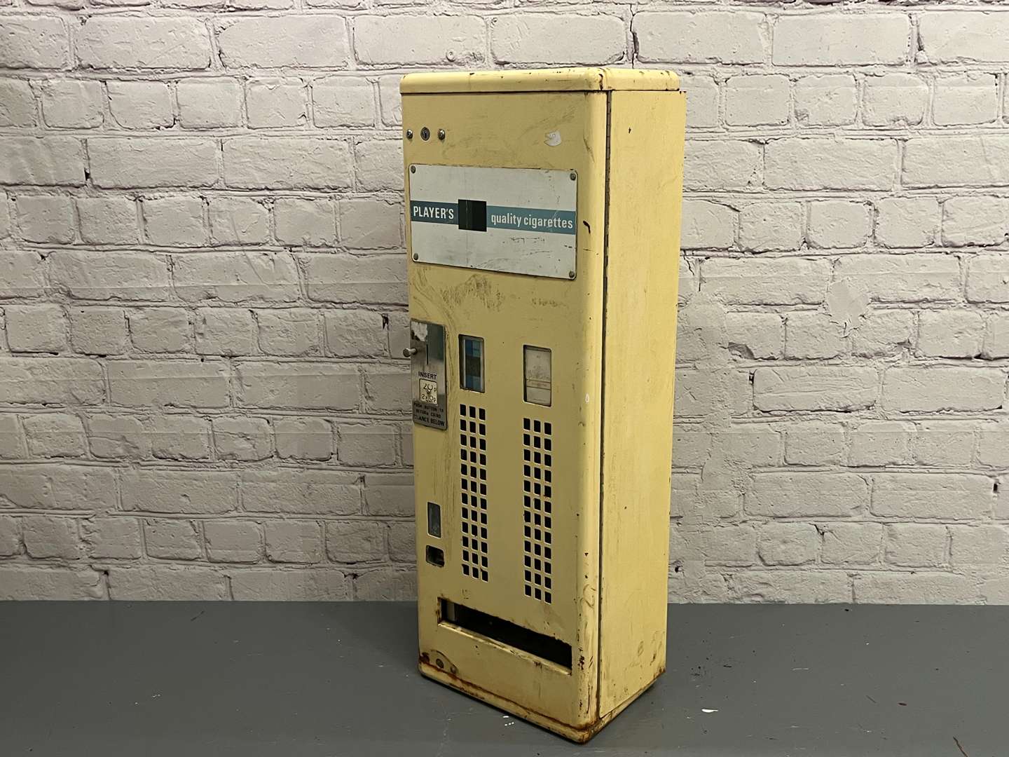 <p>Players Cigarette Dispensing Machine 1970/80's&nbsp;</p>
