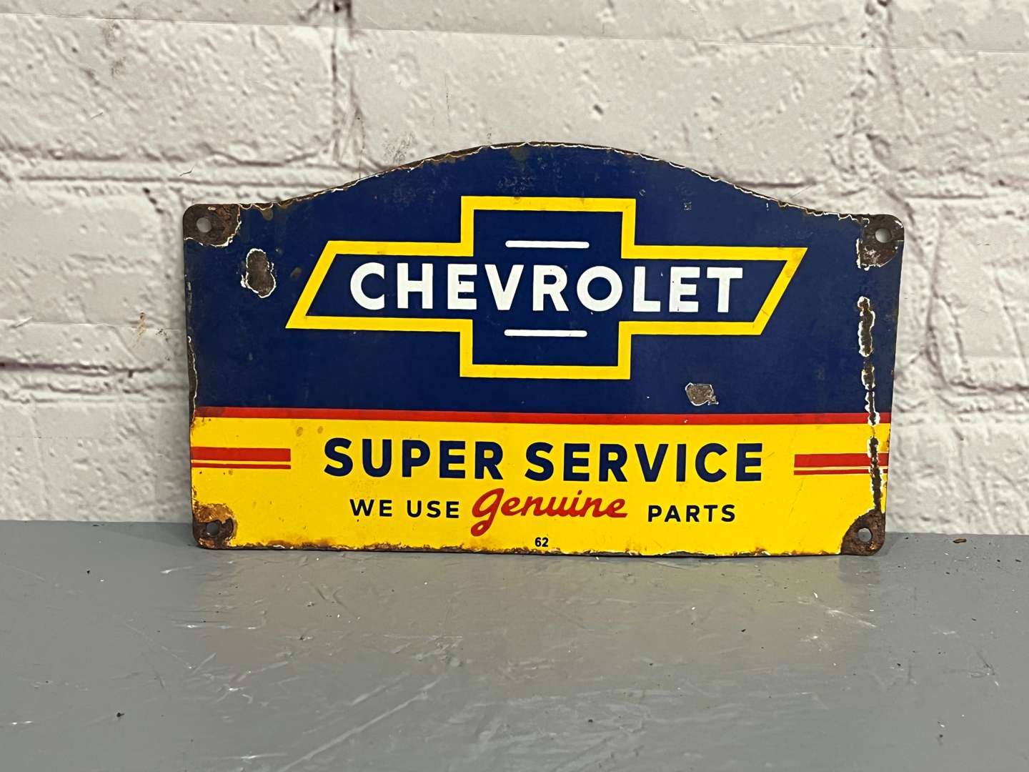 <p>Chevrolet Super Service Enamel Sign</p>