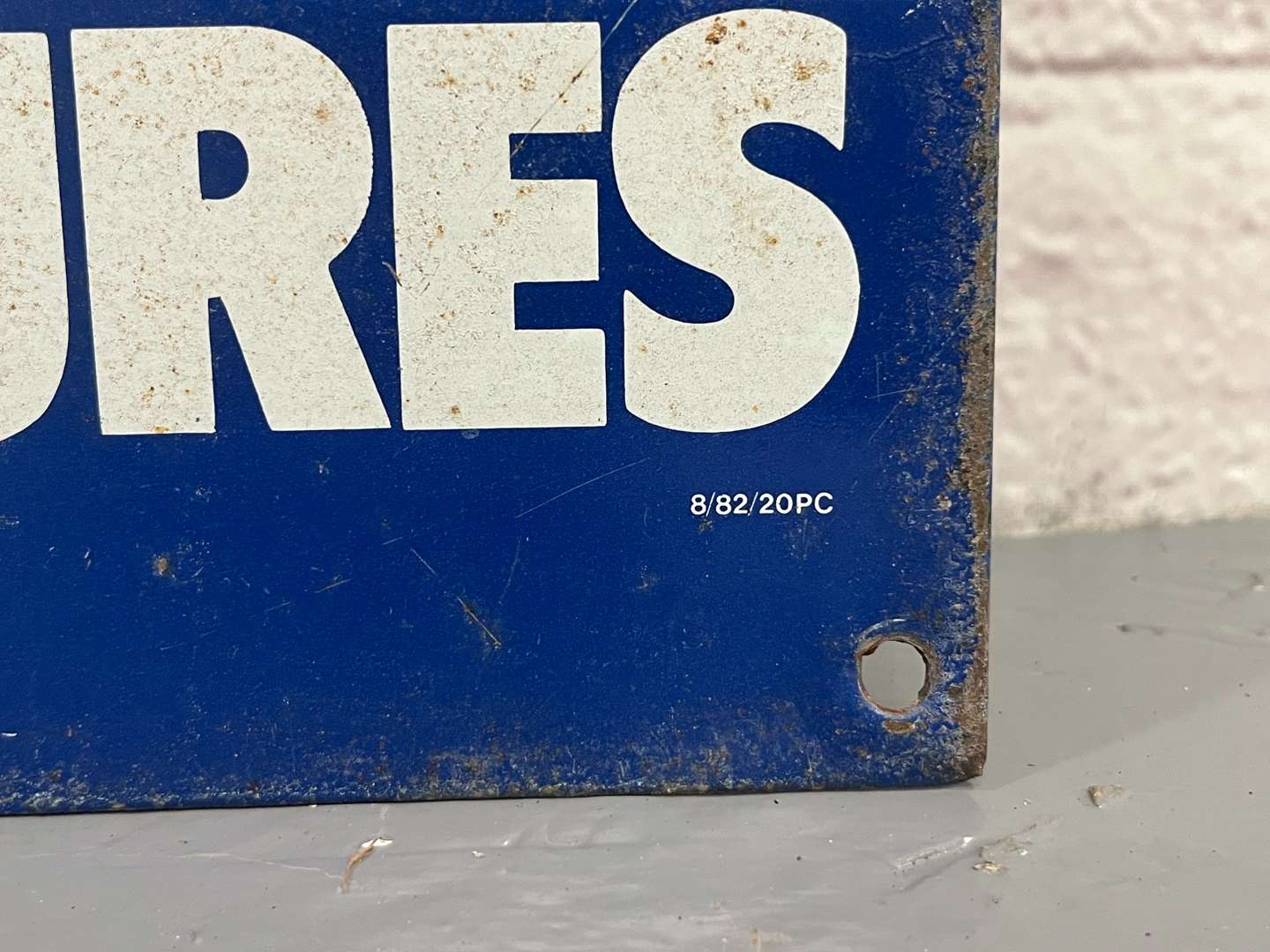 <p>Tin Michelin Tyres Pressure Chart&nbsp;</p>