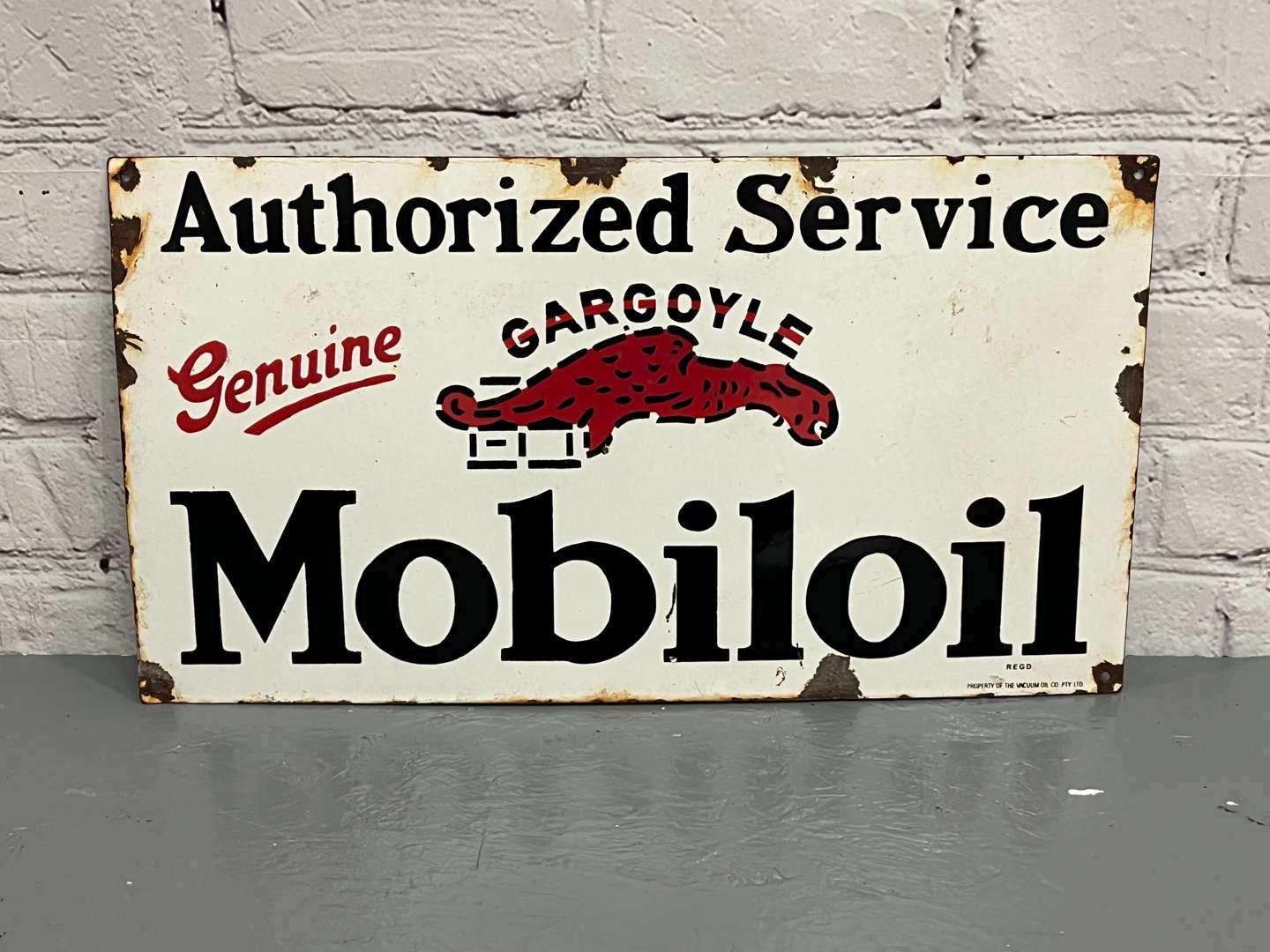 <p>Gargoyle Mobiloil Authorized Service Enamel Sign&nbsp;</p>