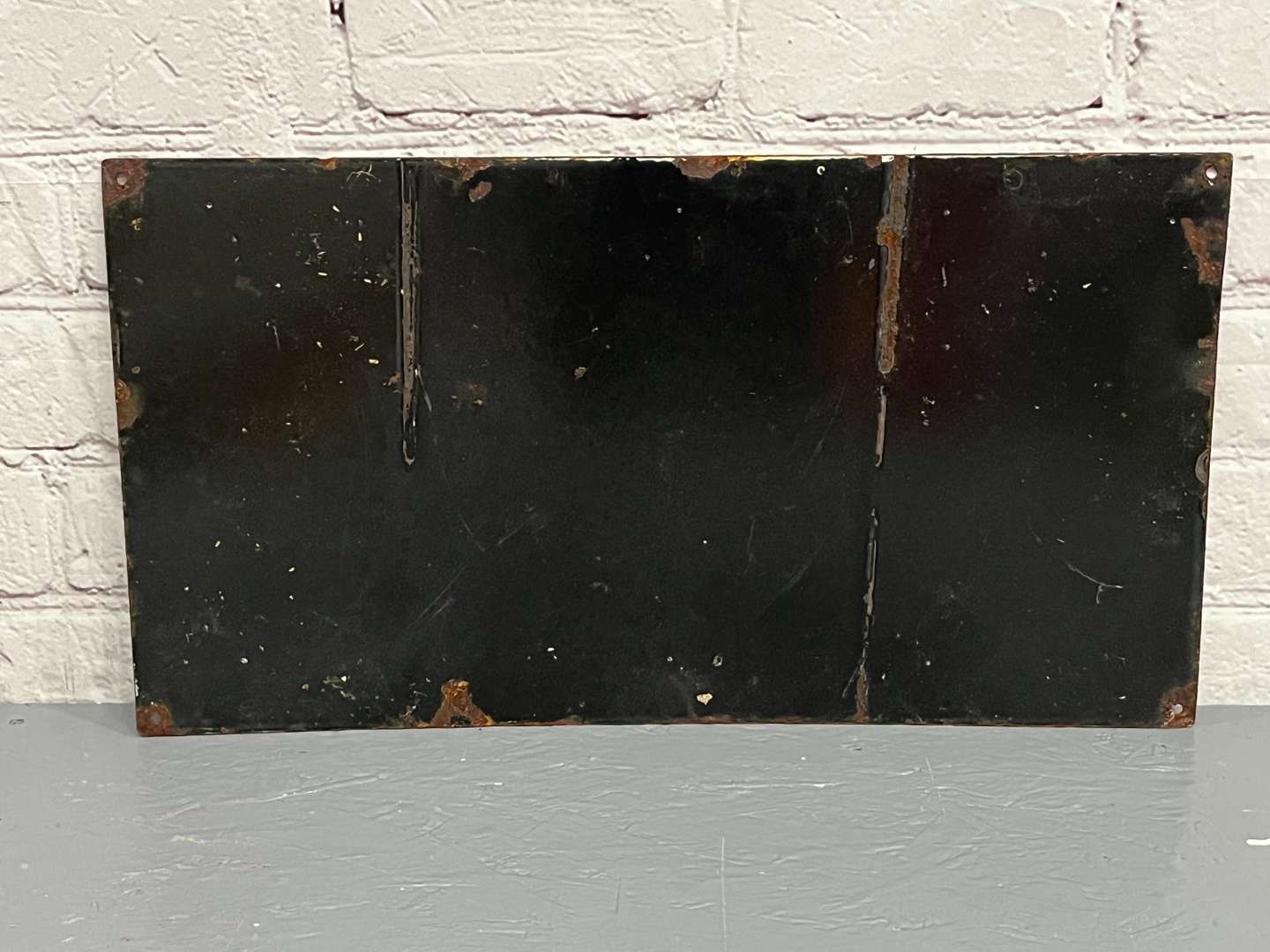 <p>Gargoyle Mobiloil Authorized Service Enamel Sign&nbsp;</p>