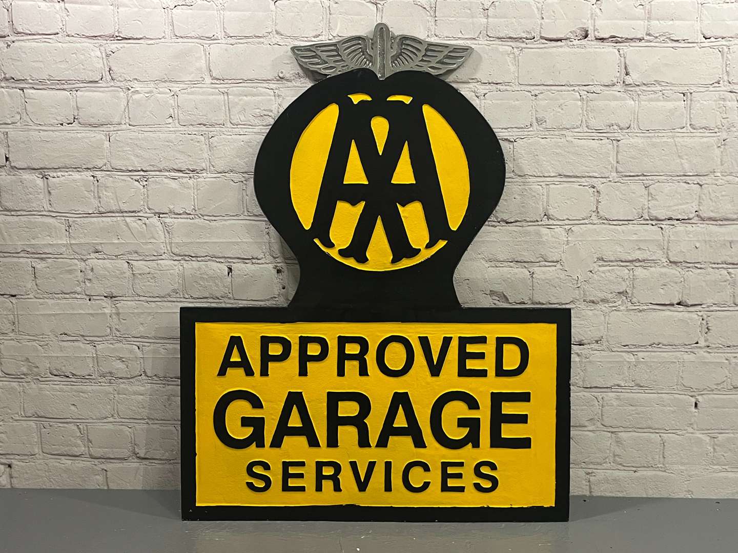 <p>AA Approved Garage Services Large Aluminium Sign</p>