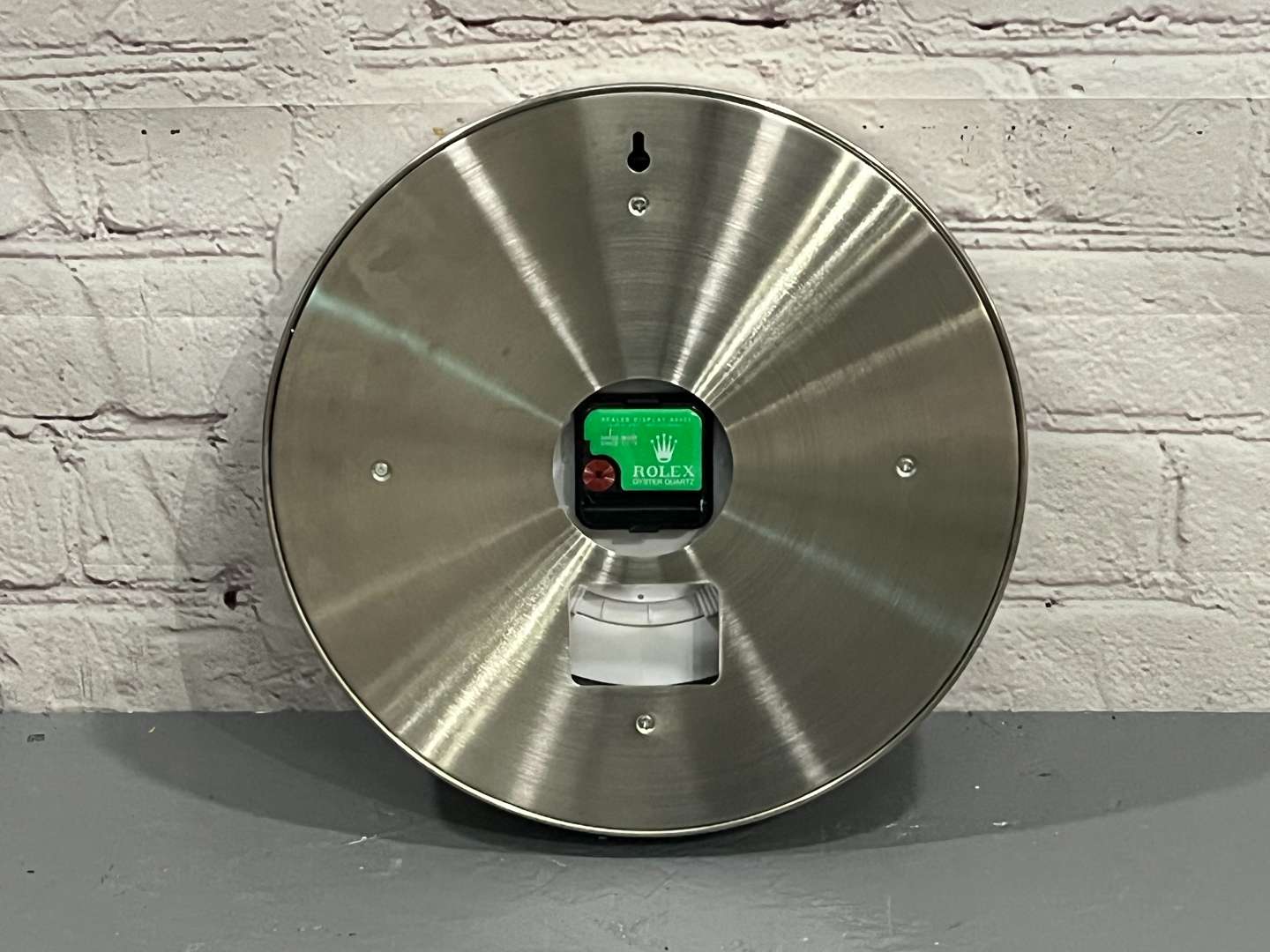 <p>Rolex Submariner Modern Metal Wall Clock&nbsp;</p>