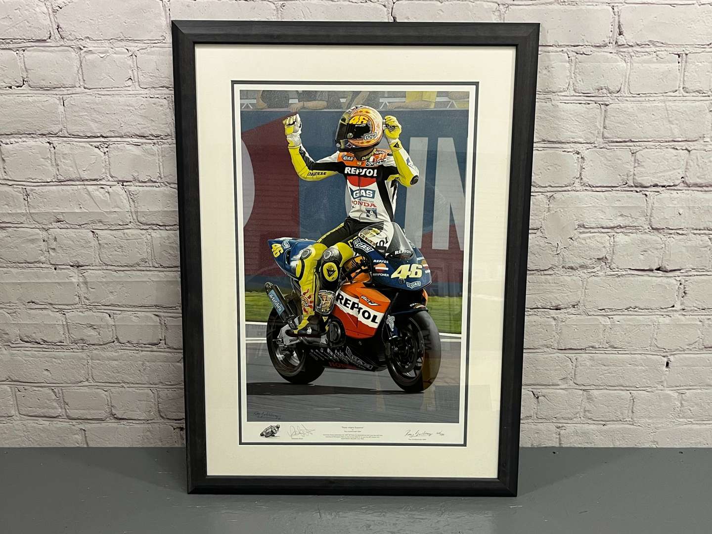 <p>Rossi Reigns Supreme, By Ray Goldsbrough 144/500 Limited Edition Print &nbsp;Signed By Rossi</p>