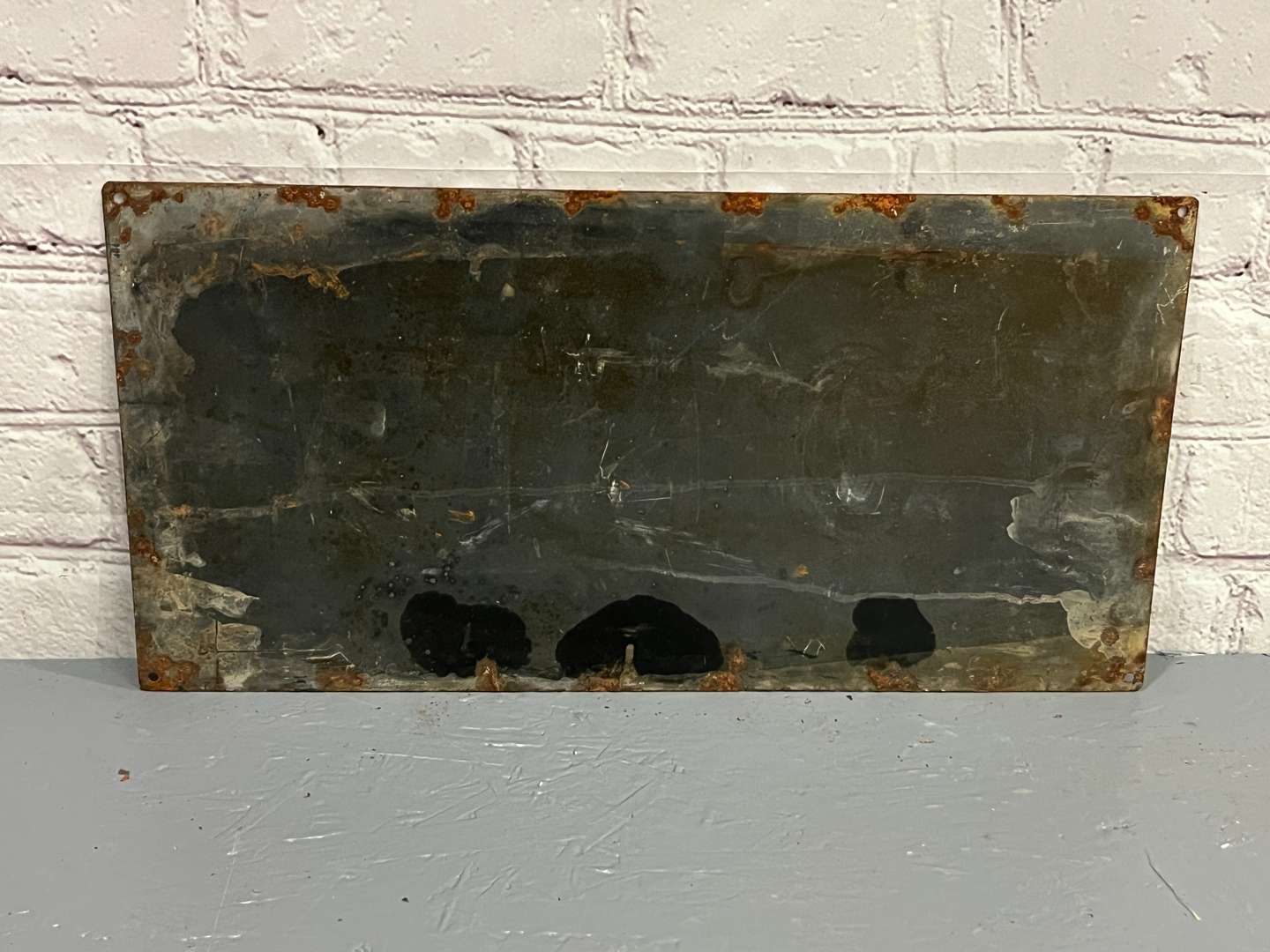 <p>Lyons Tea Enamel Sign</p>