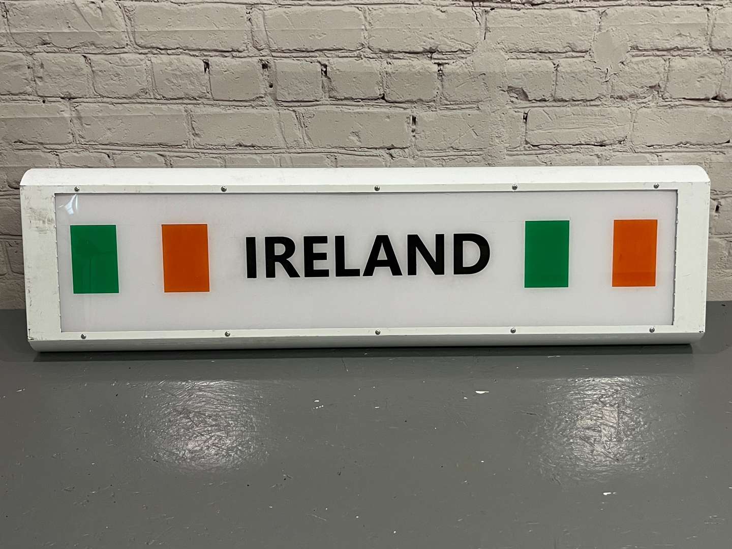 <p>Ireland Illuminated Sign</p>